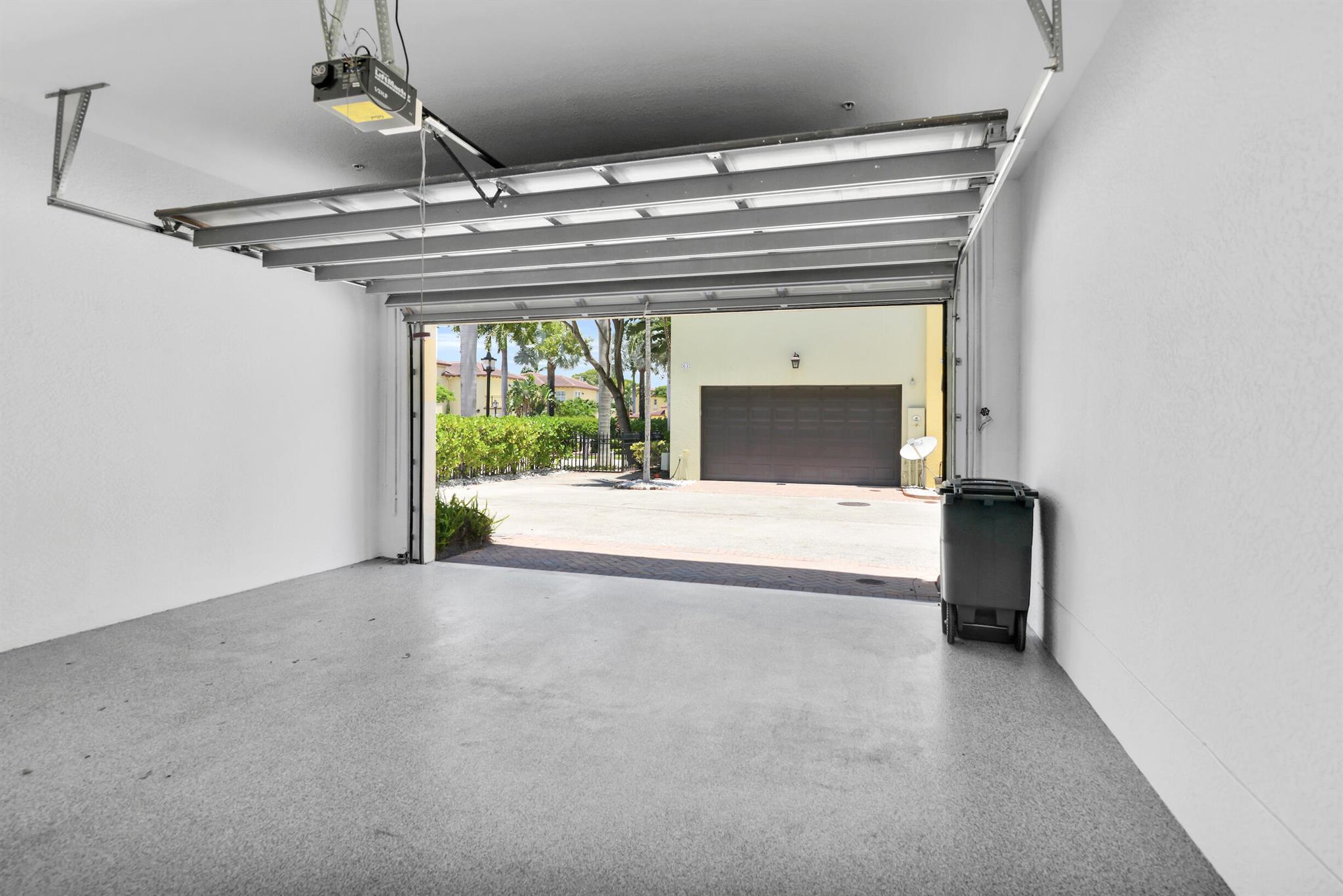 62 Via Floresta Drive