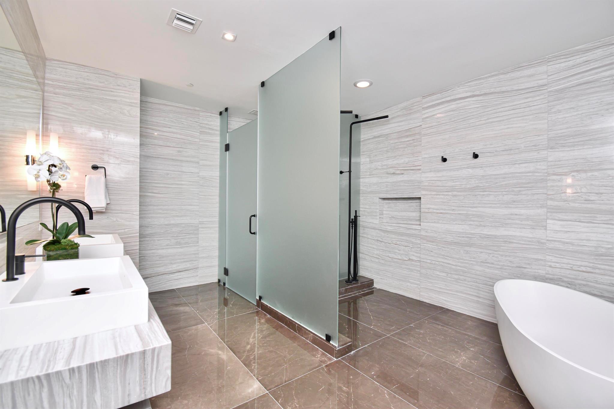 2200 N Ocean Boulevard S906