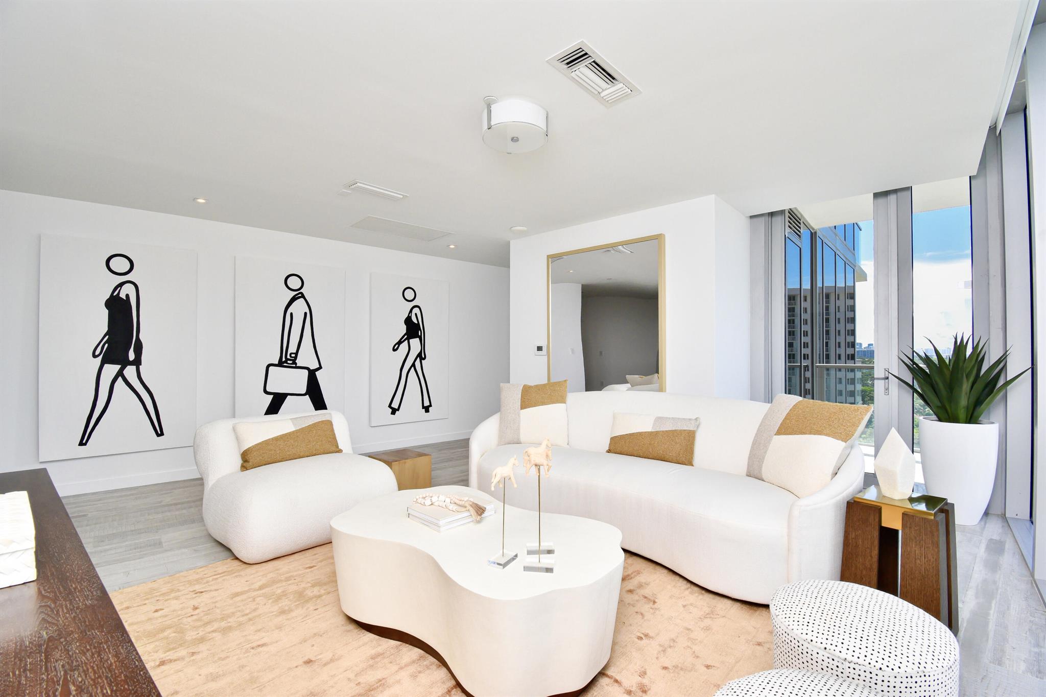 2200 N Ocean Boulevard S906