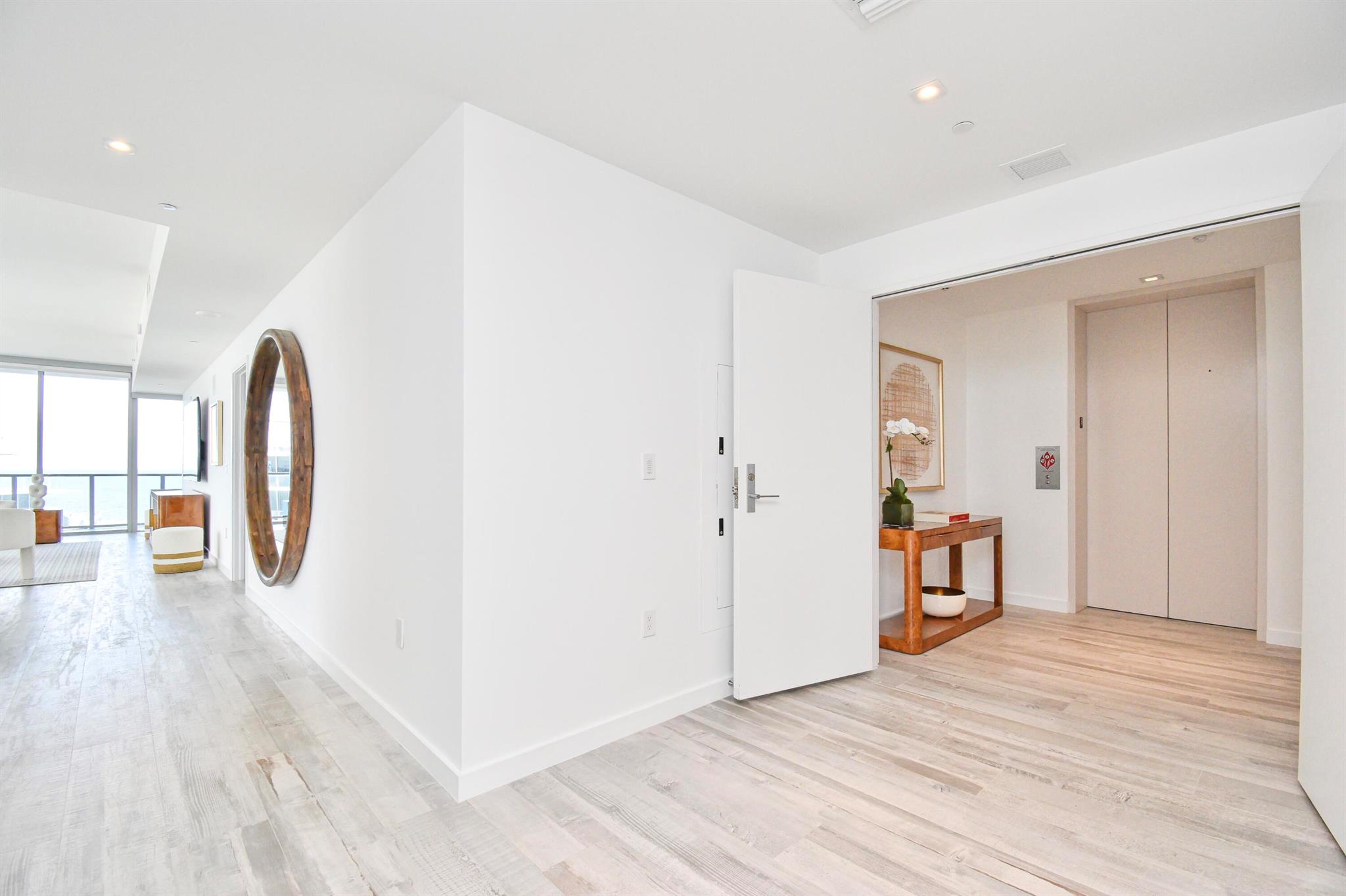 2200 N Ocean Boulevard S906