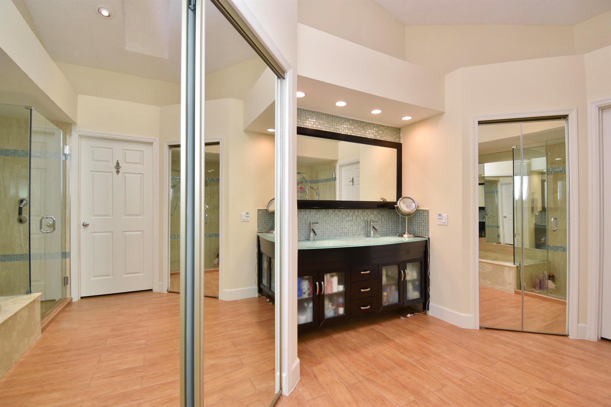 6149 Greenspointe Drive