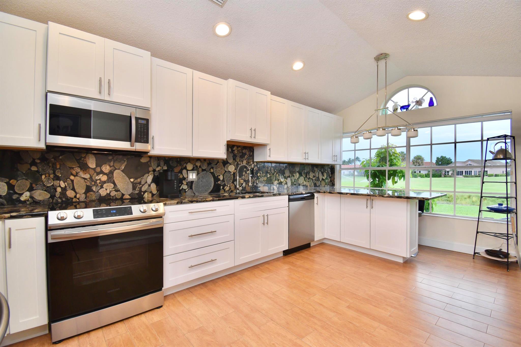 6149 Greenspointe Drive