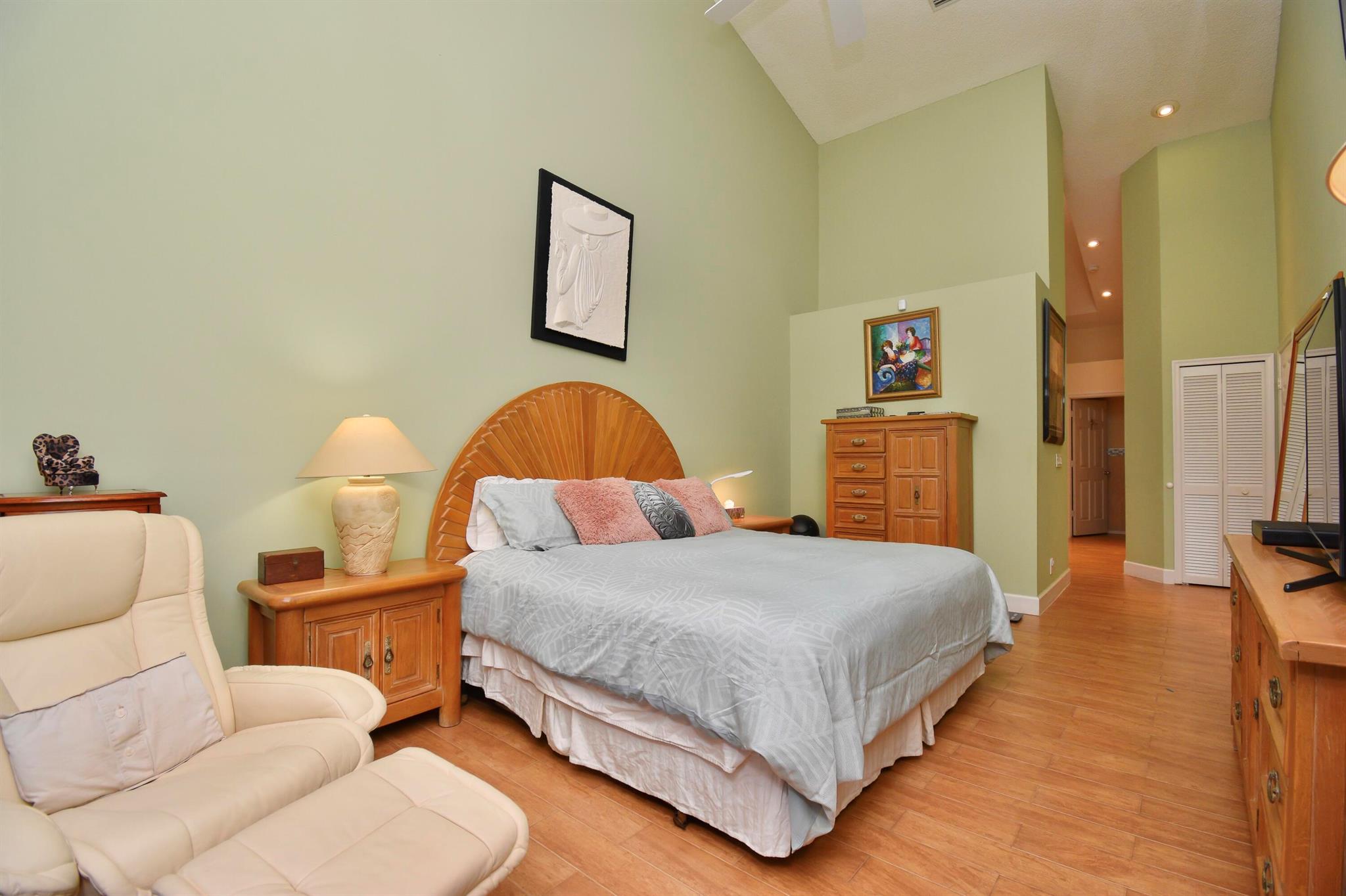 6149 Greenspointe Drive