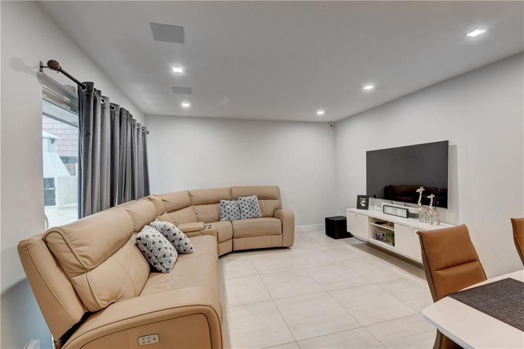 7543 Courtyard Run Run E 52