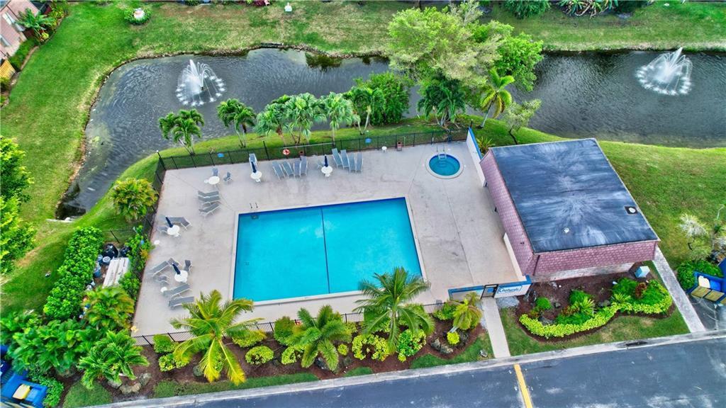 7543 Courtyard Run Run E 52