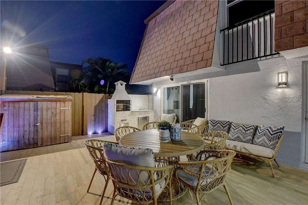 7543 Courtyard Run Run E 52