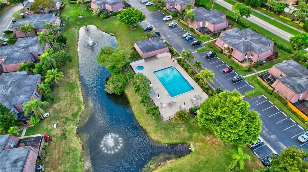 7543 Courtyard Run Run E 52