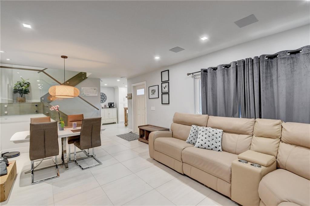 7543 Courtyard Run Run E 52