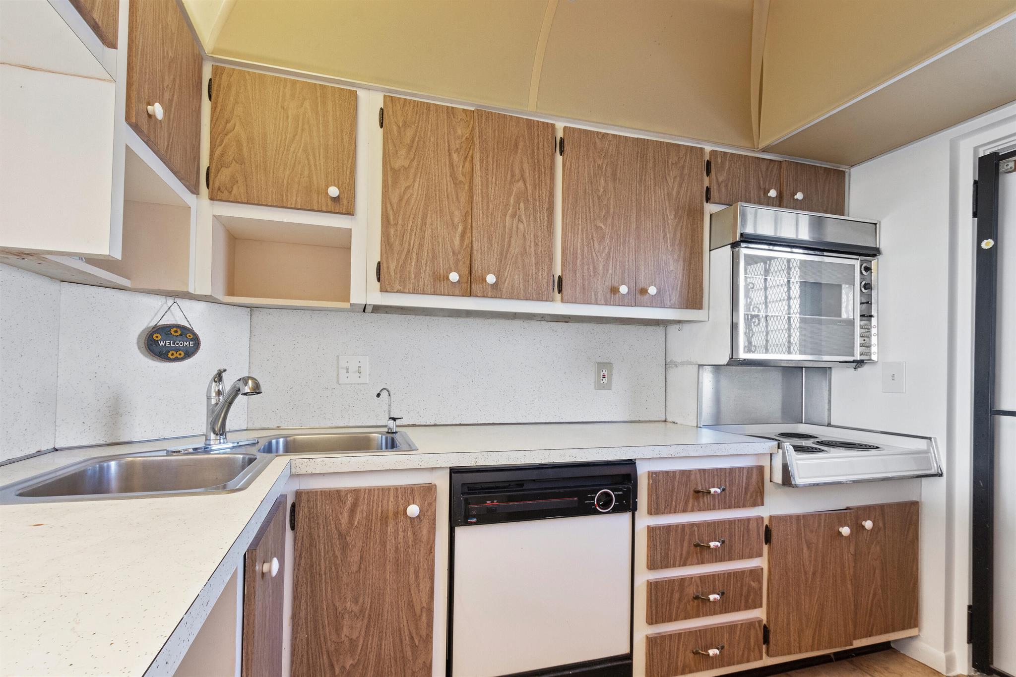 400 N Federal Highway 209