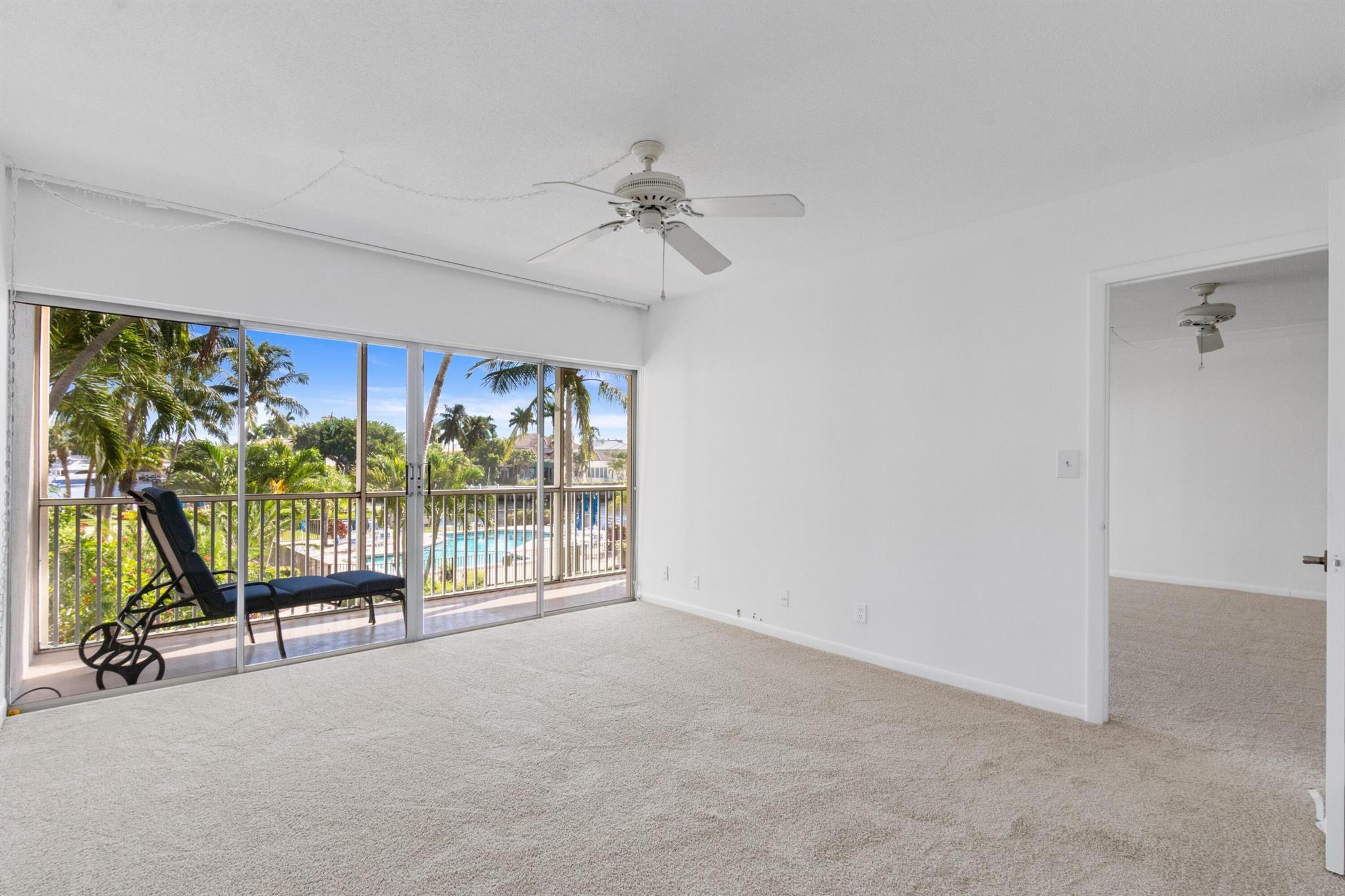 400 N Federal Highway 209