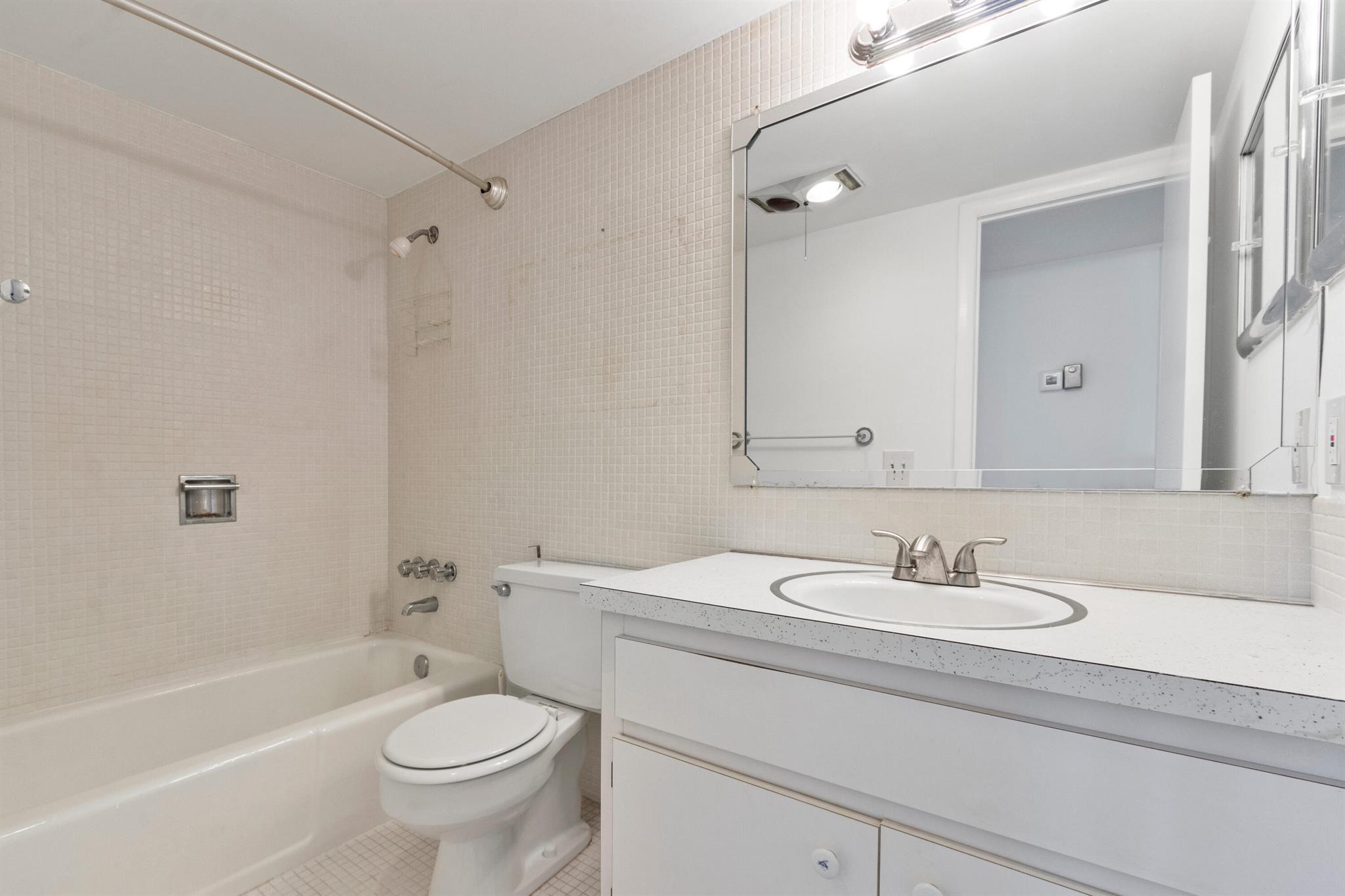 400 N Federal Highway 209