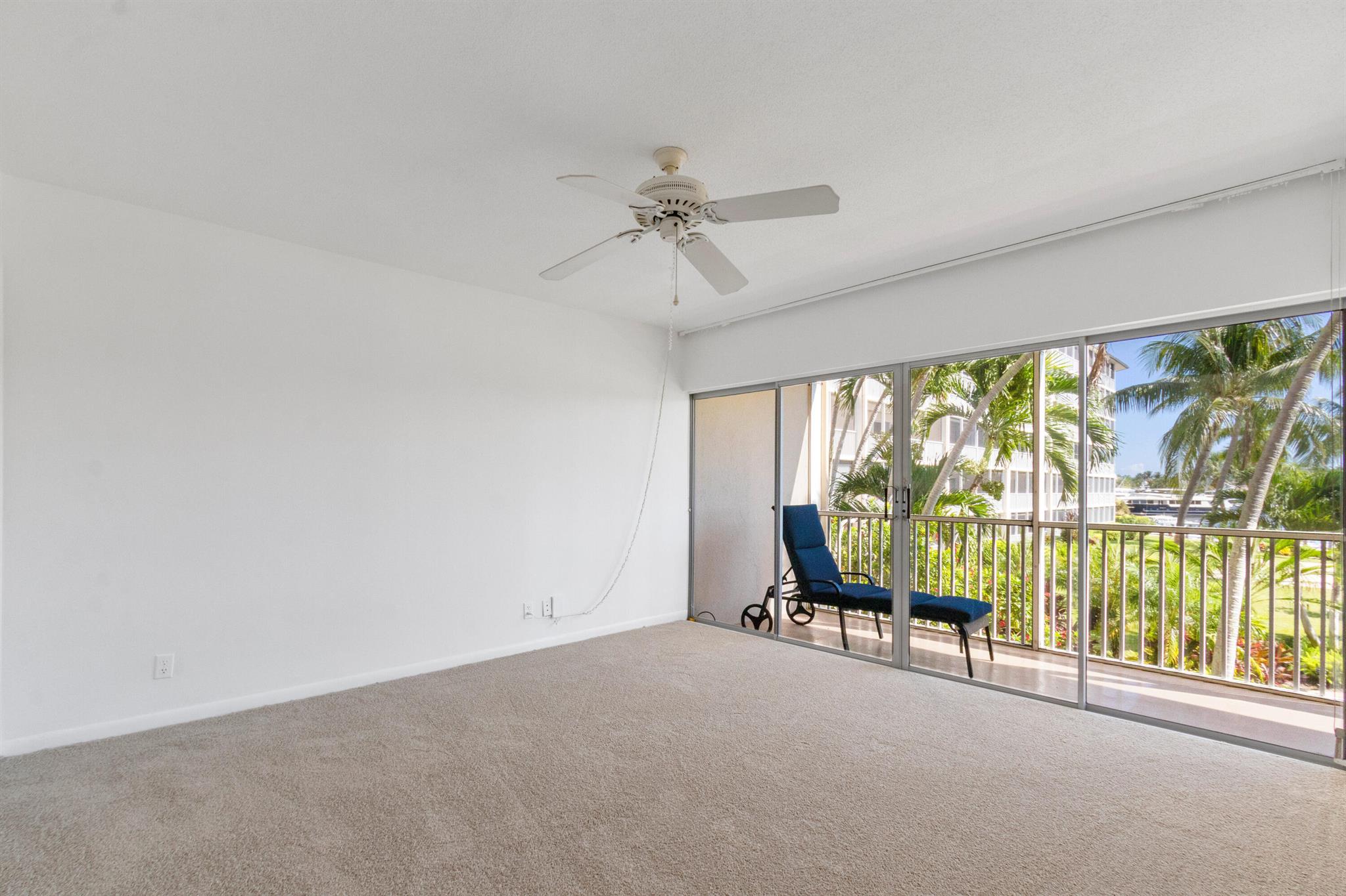 400 N Federal Highway 209