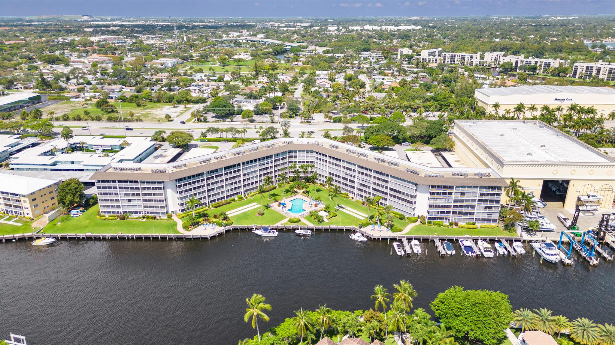 400 N Federal Highway 209