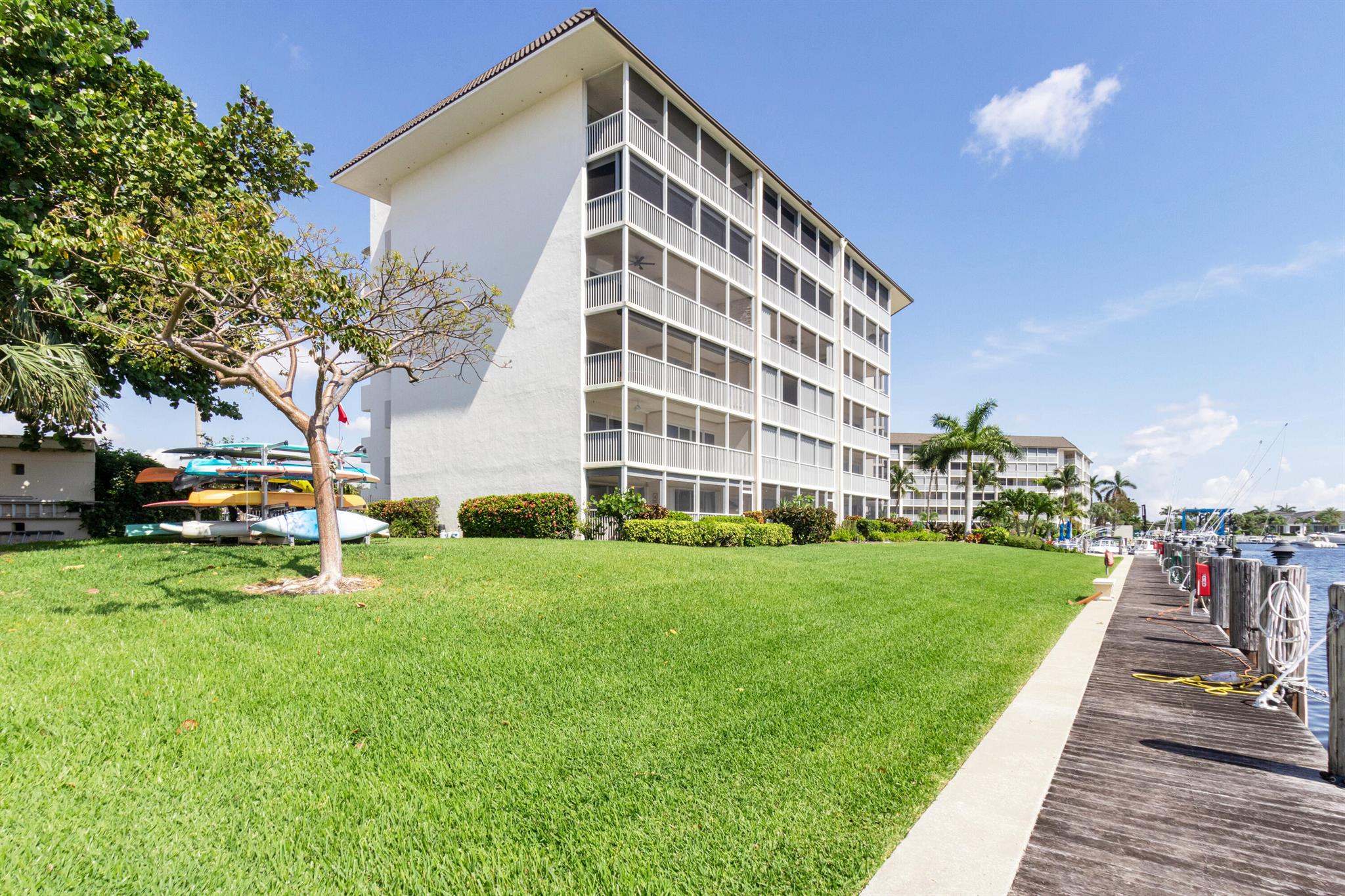 400 N Federal Highway 209