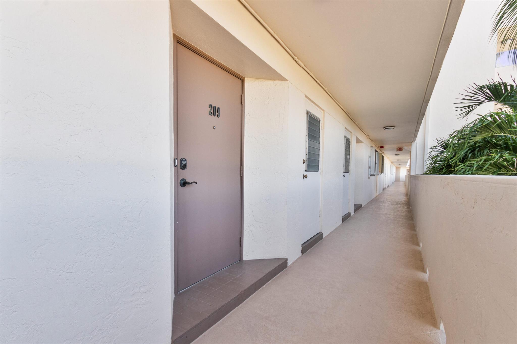 400 N Federal Highway 209