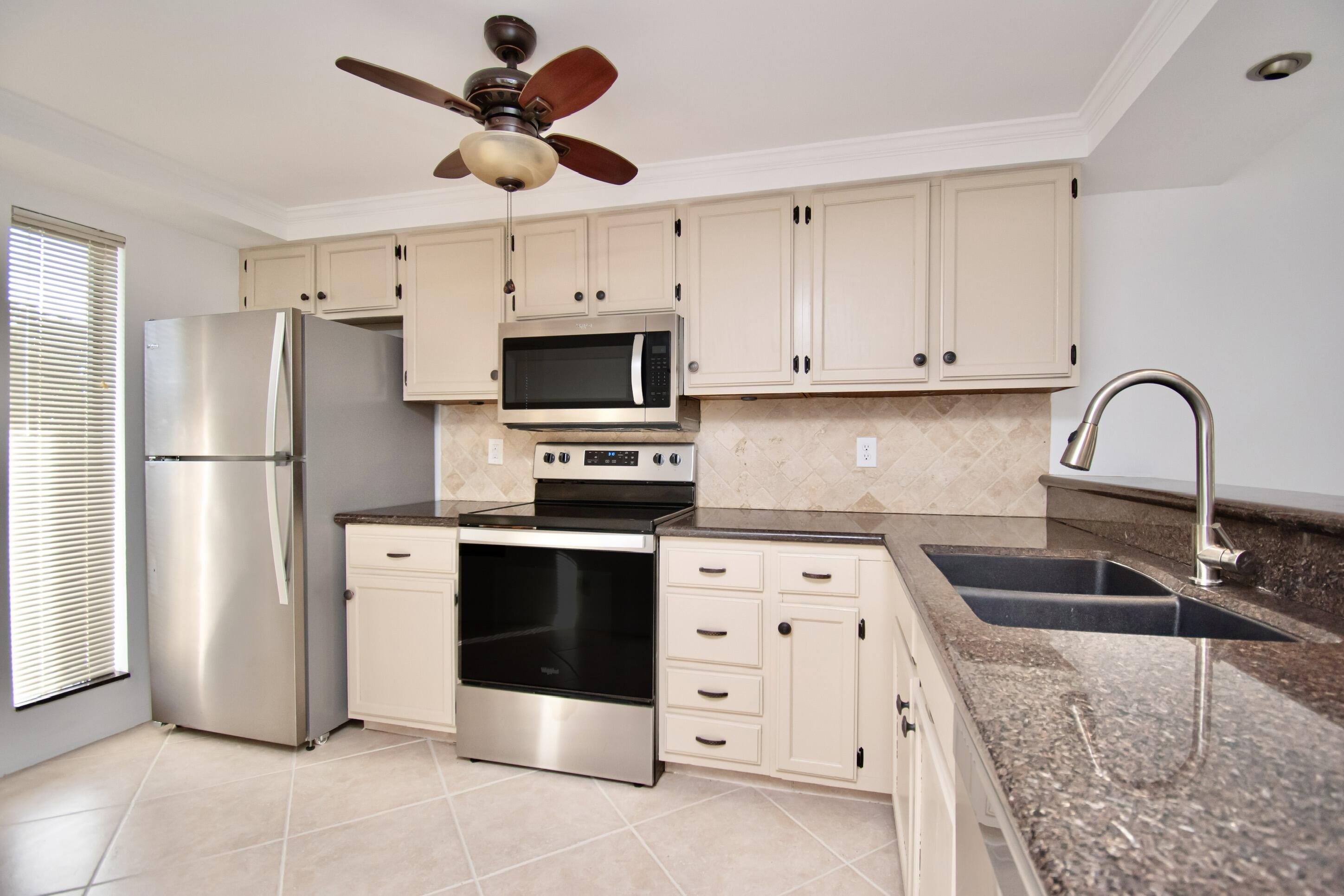 21 Royal Palm Way 405