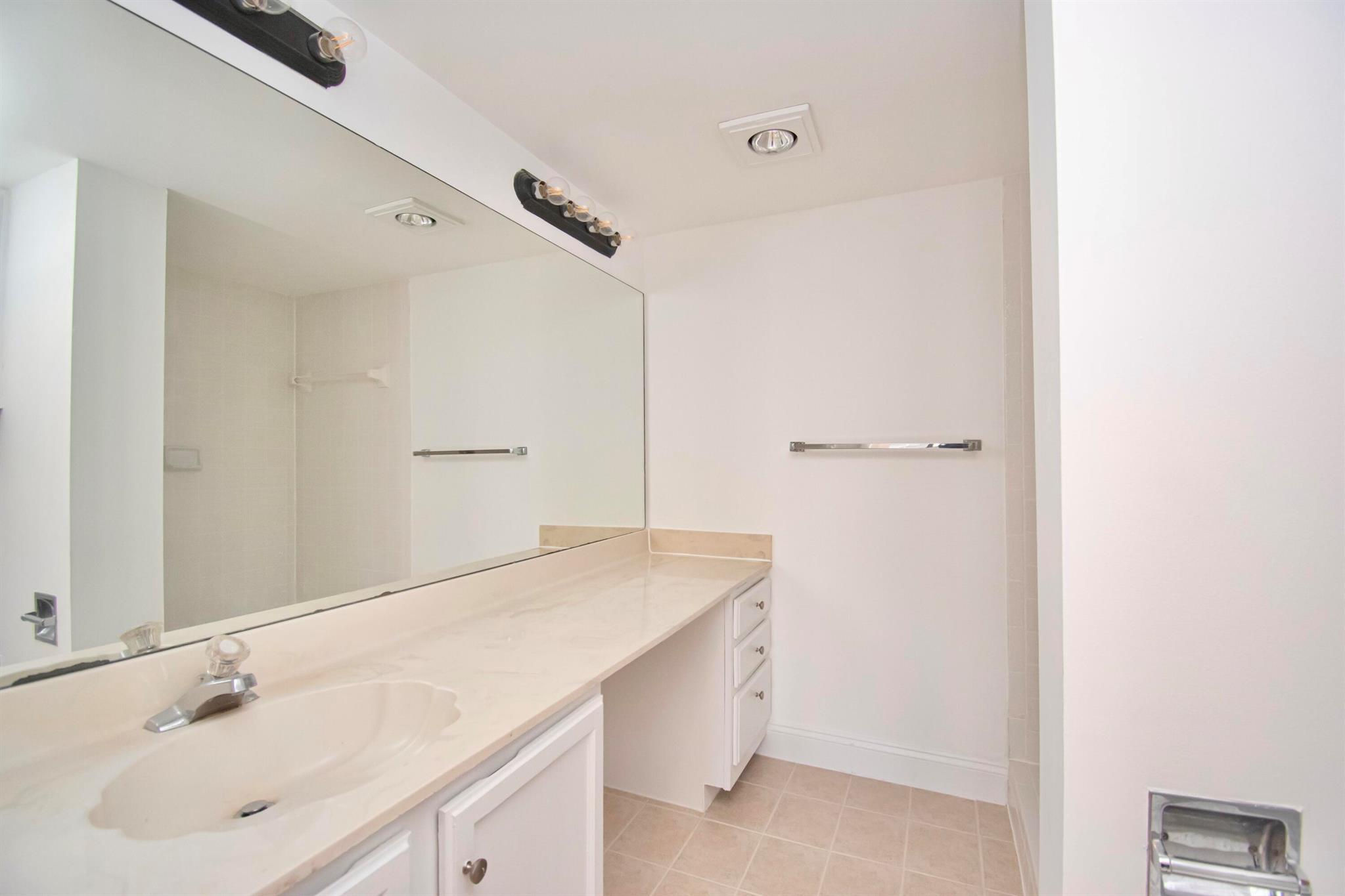 21 Royal Palm Way 405