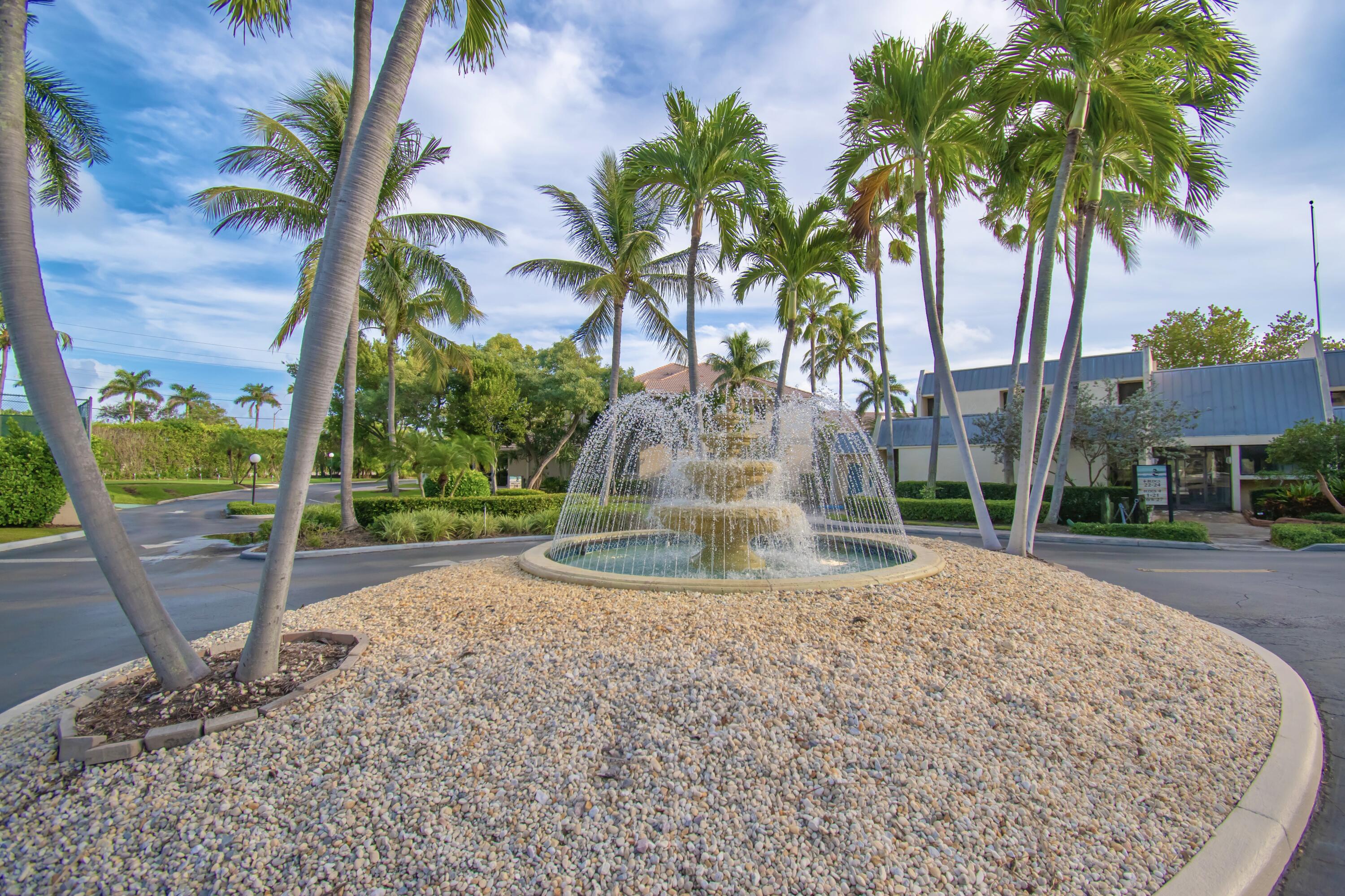 21 Royal Palm Way 405