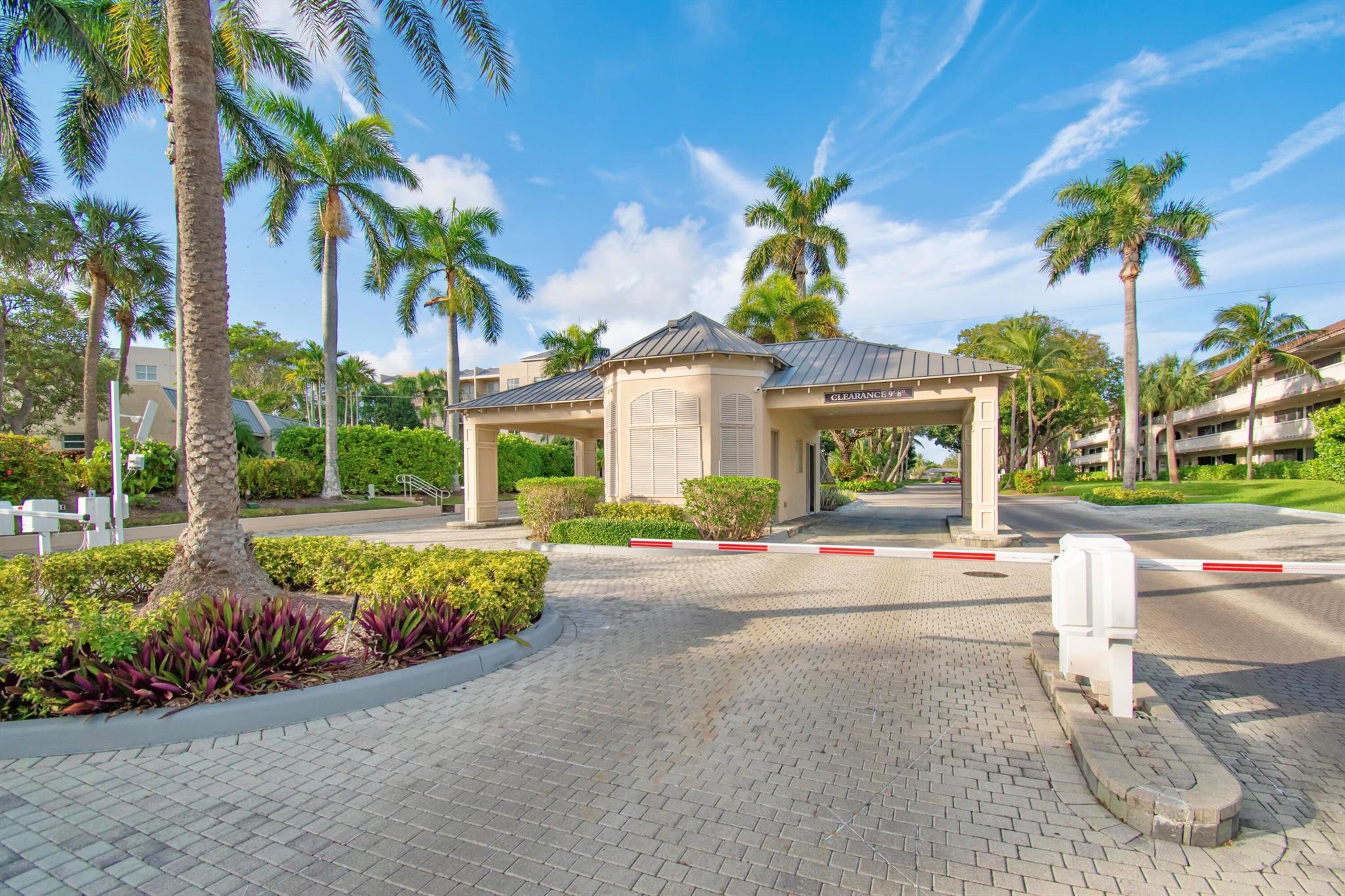 21 Royal Palm Way 405