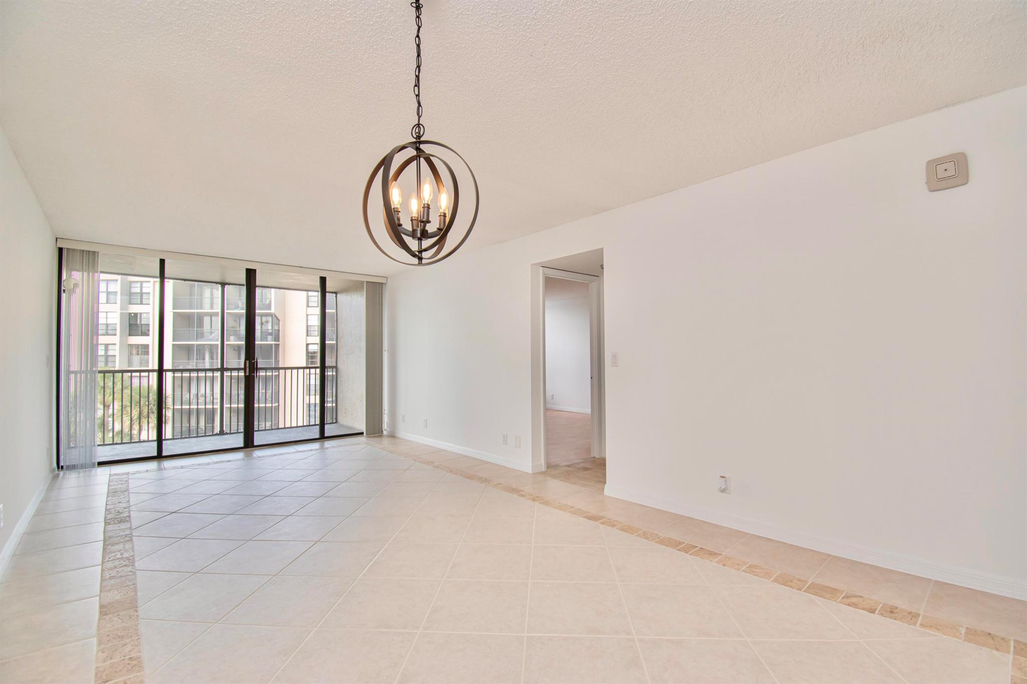 21 Royal Palm Way 405