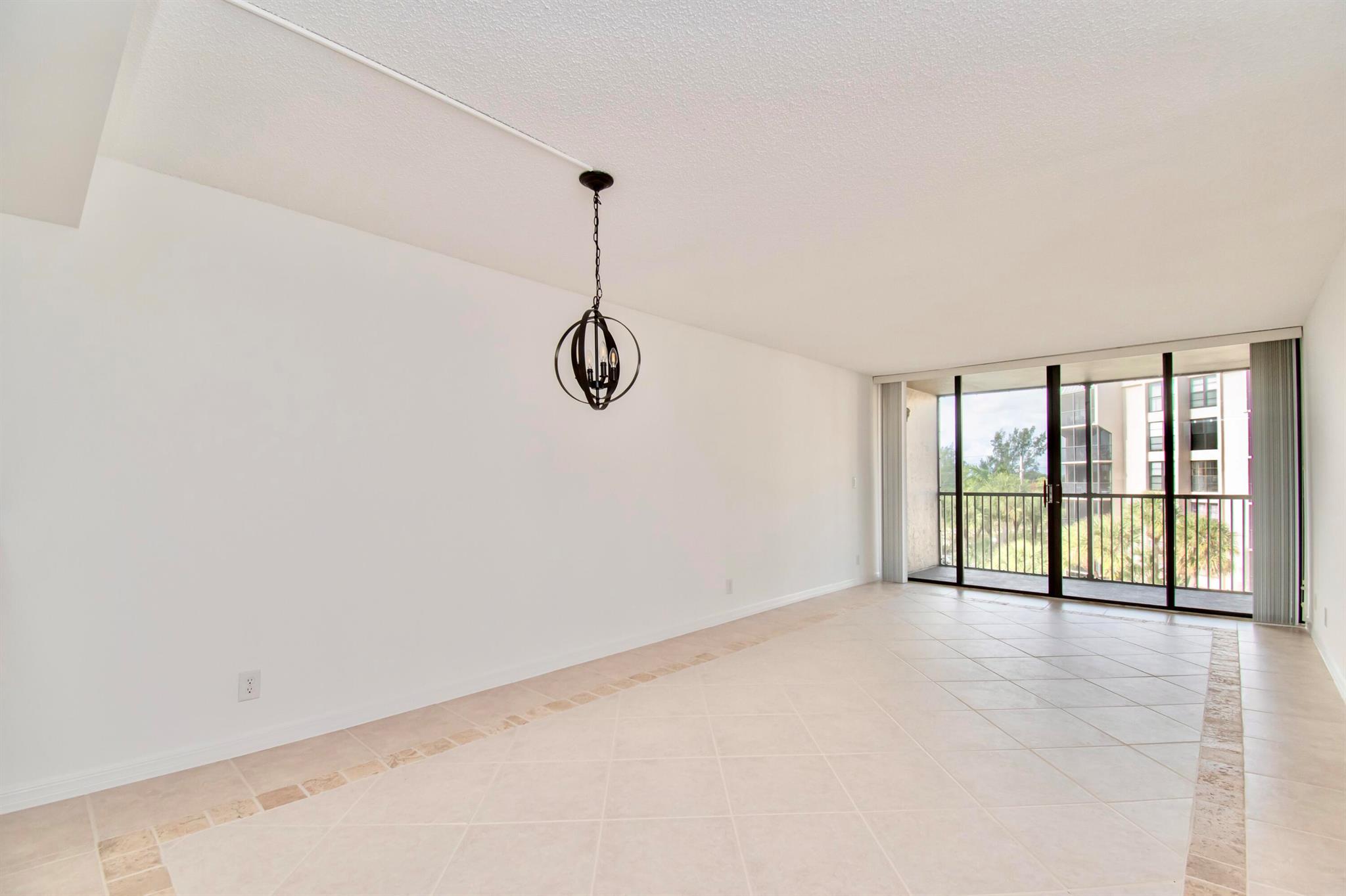 21 Royal Palm Way 405