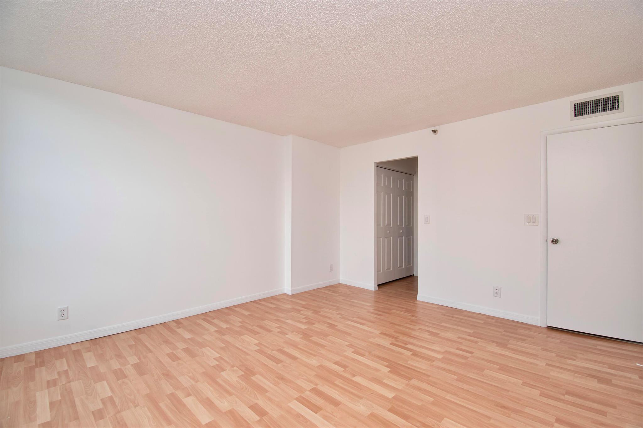 21 Royal Palm Way 405