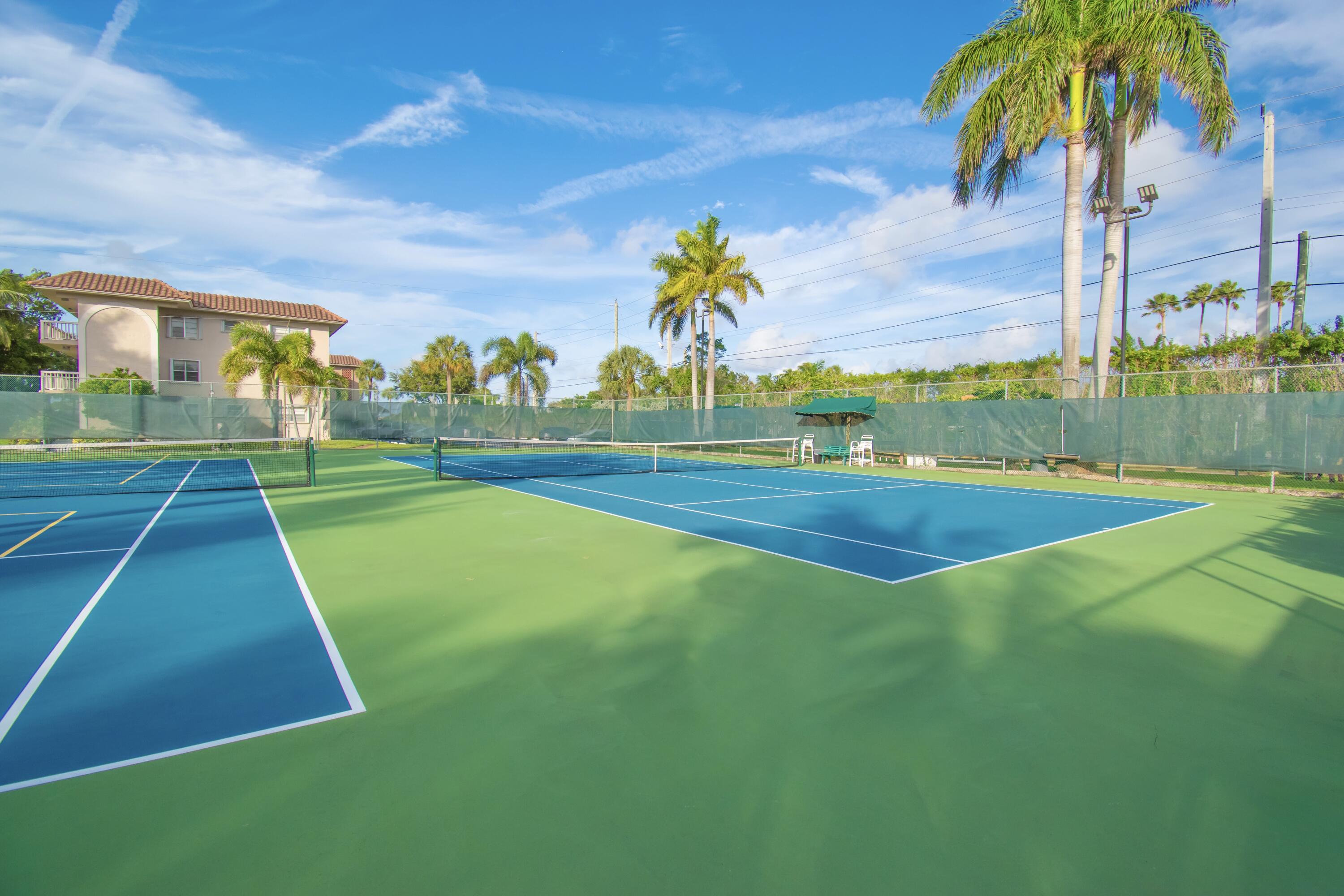 21 Royal Palm Way 405