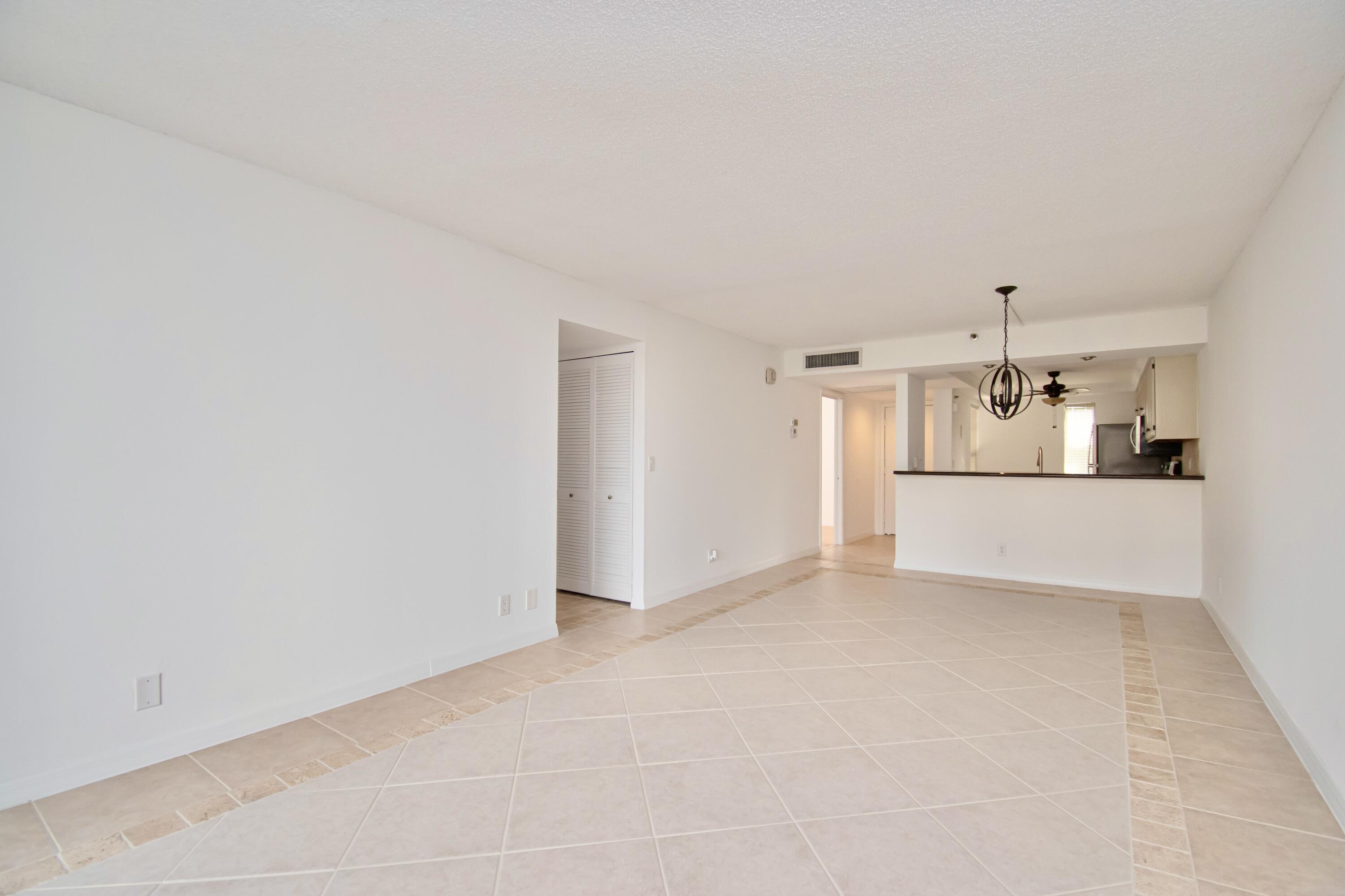 21 Royal Palm Way 405