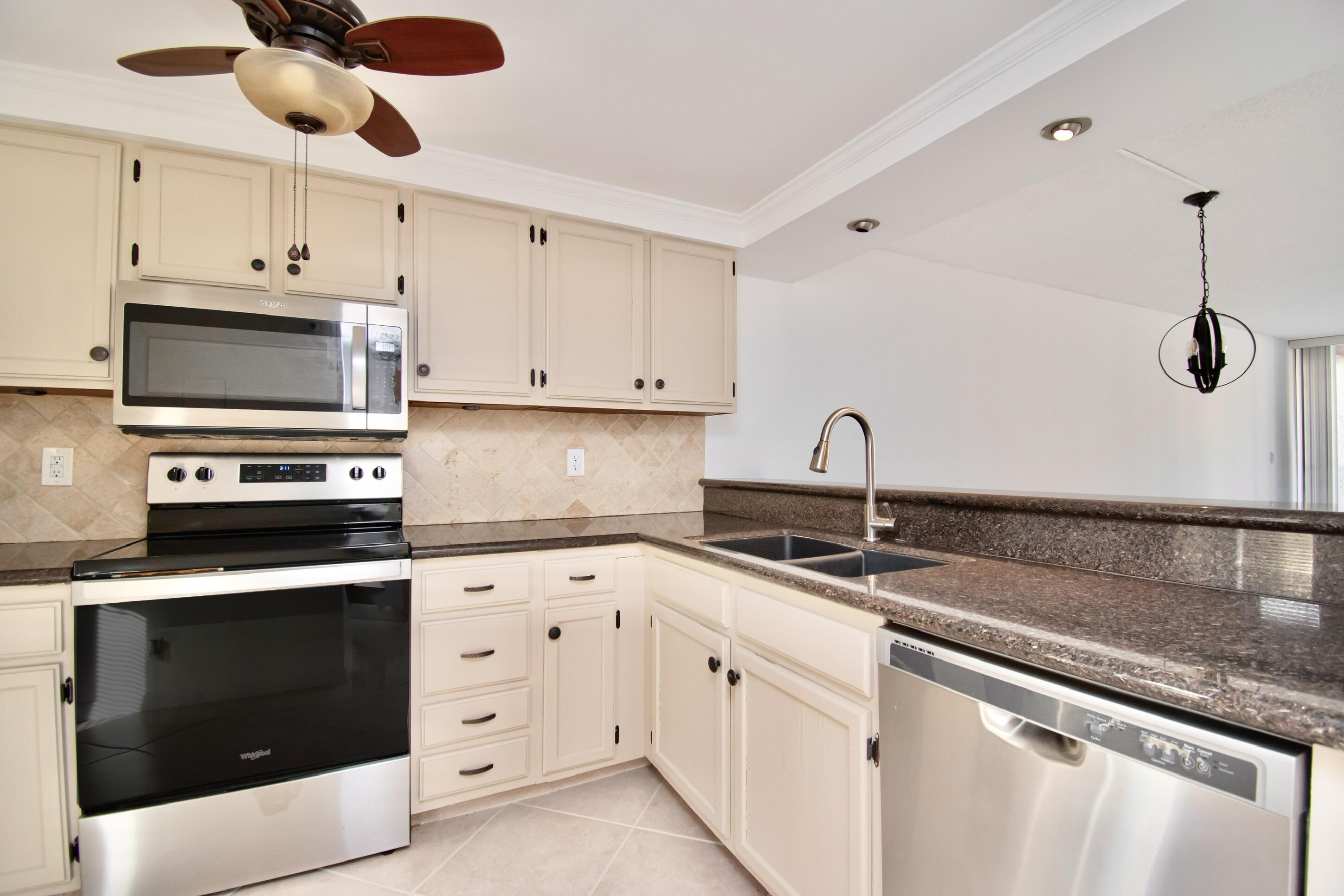 21 Royal Palm Way 405