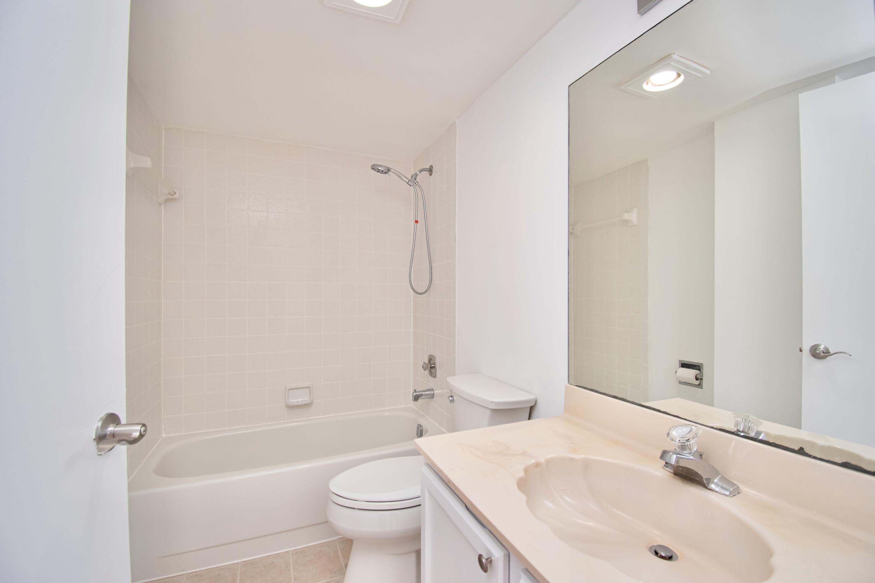 21 Royal Palm Way 405