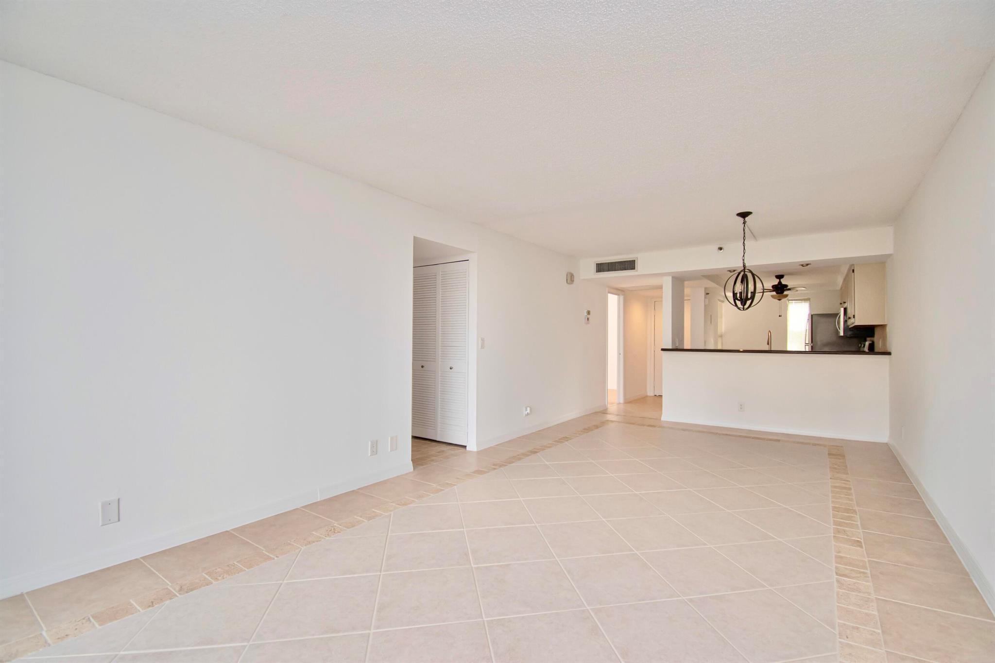 21 Royal Palm Way 405