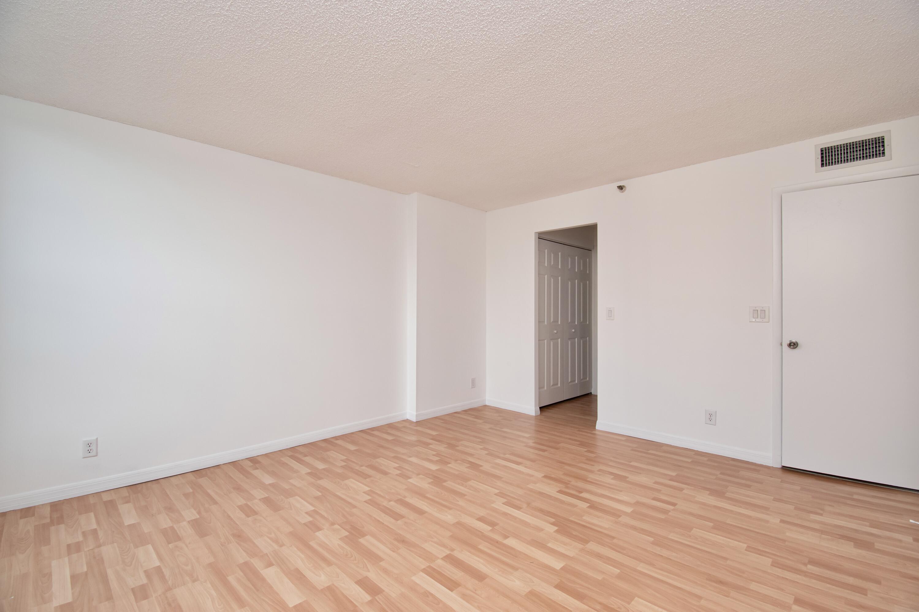 21 Royal Palm Way 405