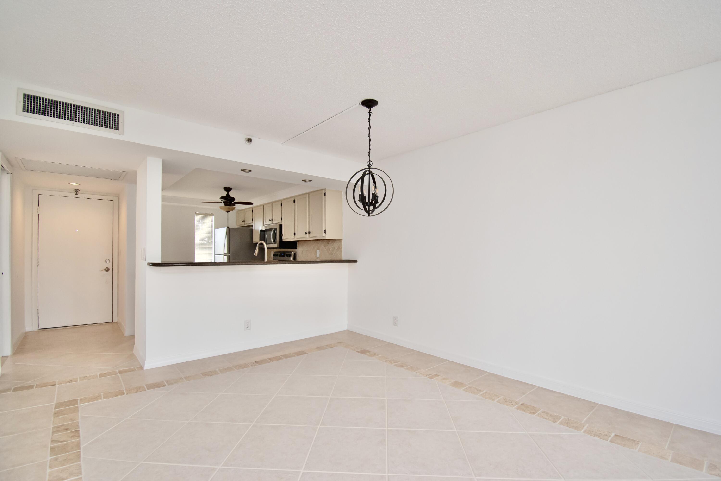 21 Royal Palm Way 405