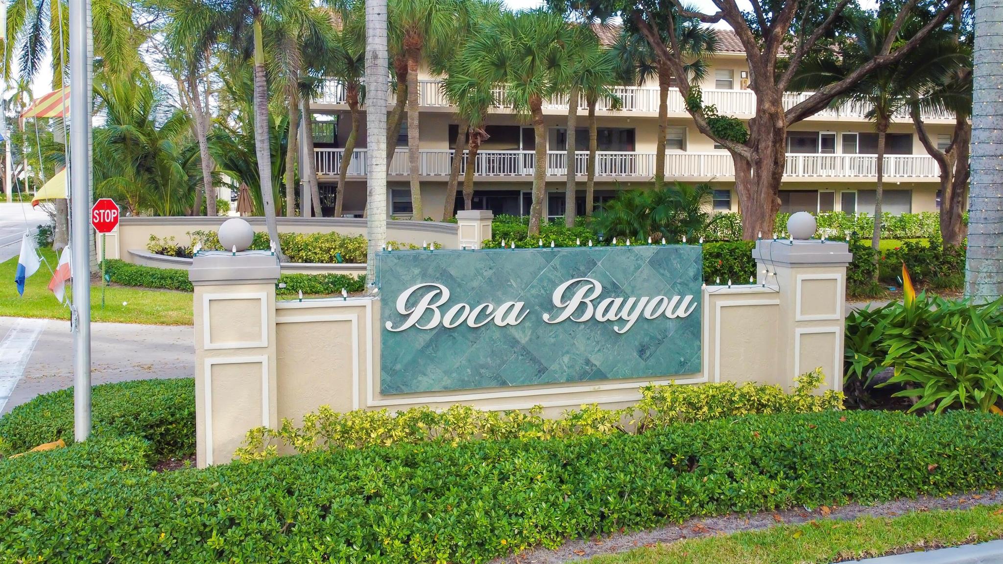 21 Royal Palm Way 405