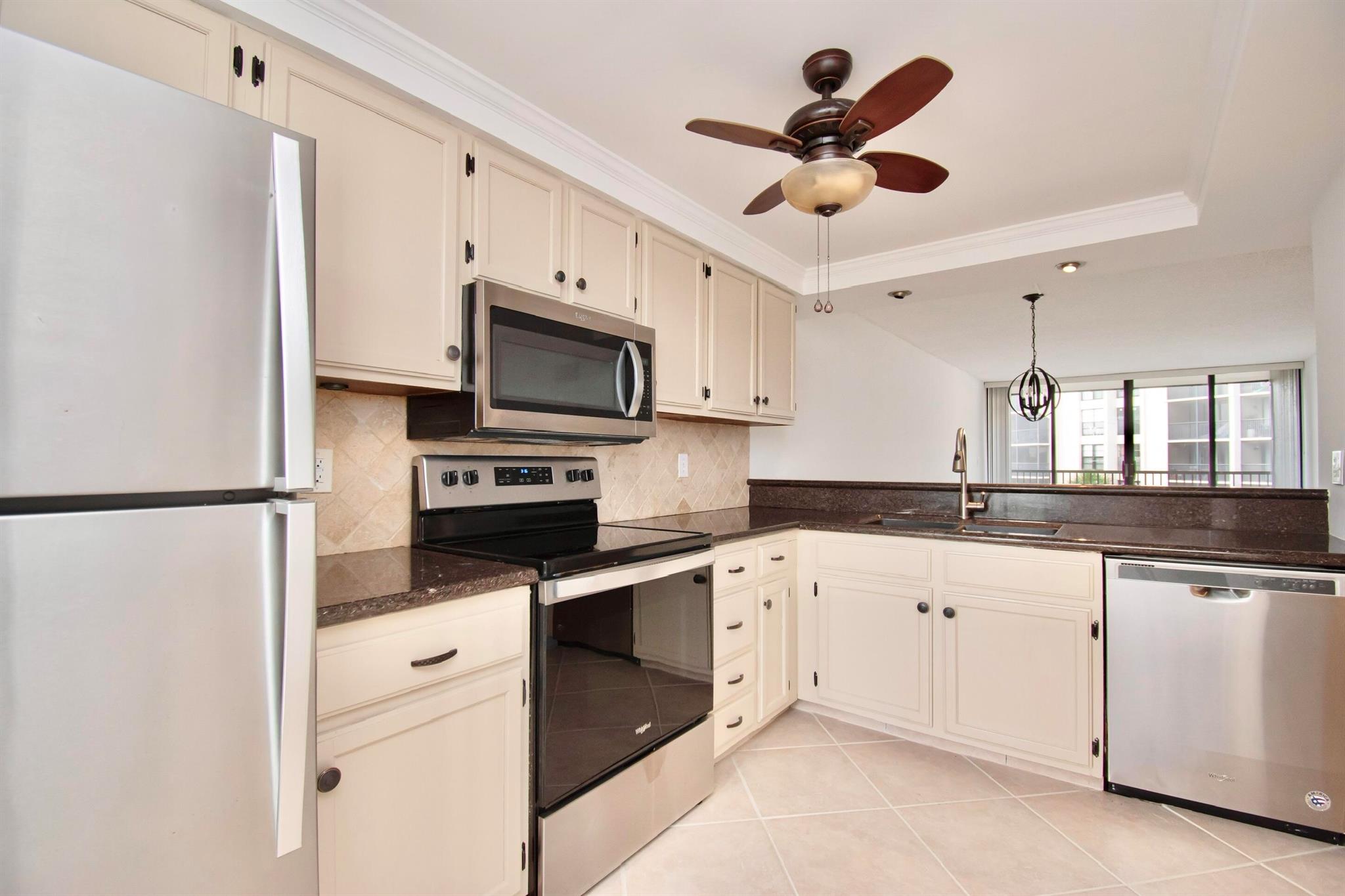 21 Royal Palm Way 405