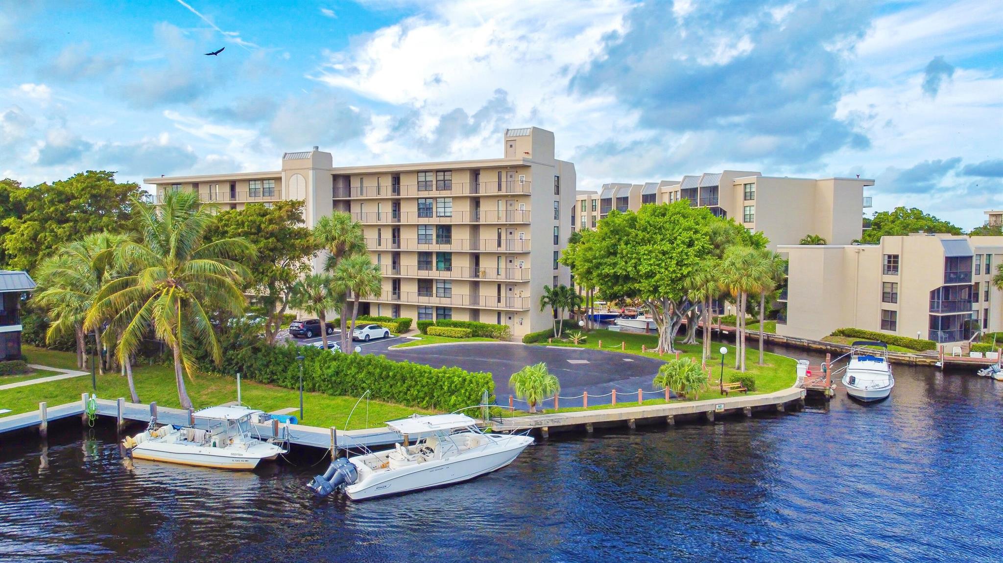 21 Royal Palm Way 405