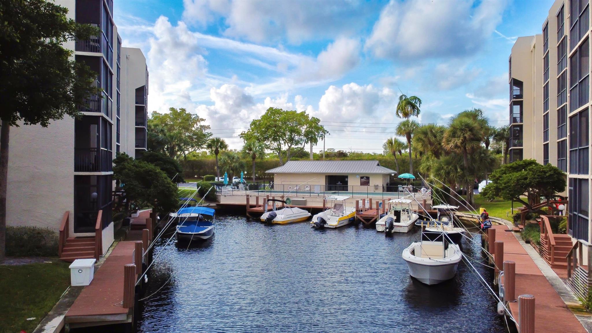 21 Royal Palm Way 405