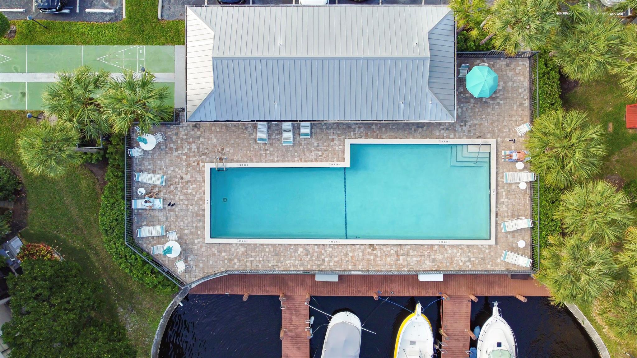 21 Royal Palm Way 405