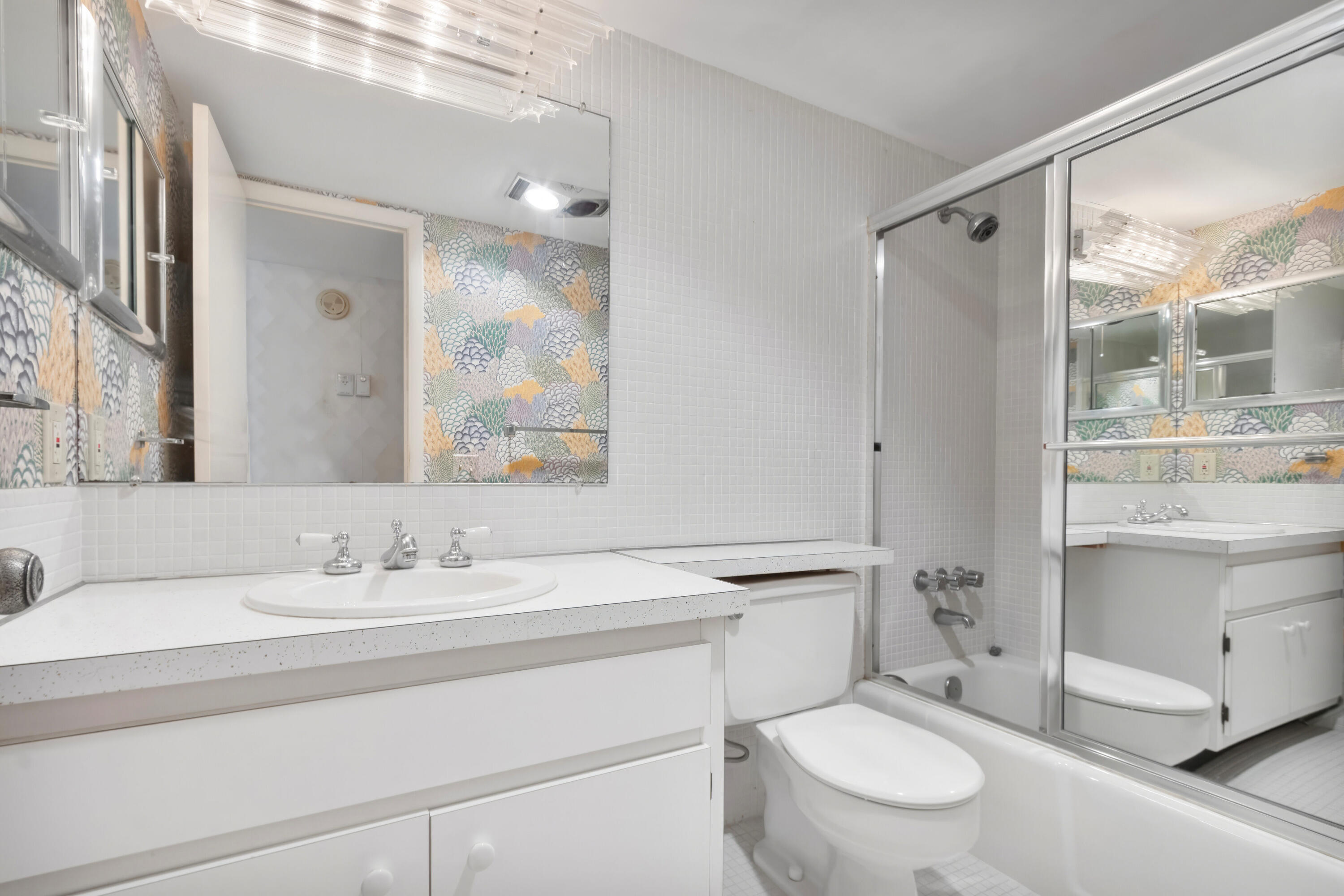 400 N Federal Highway 208