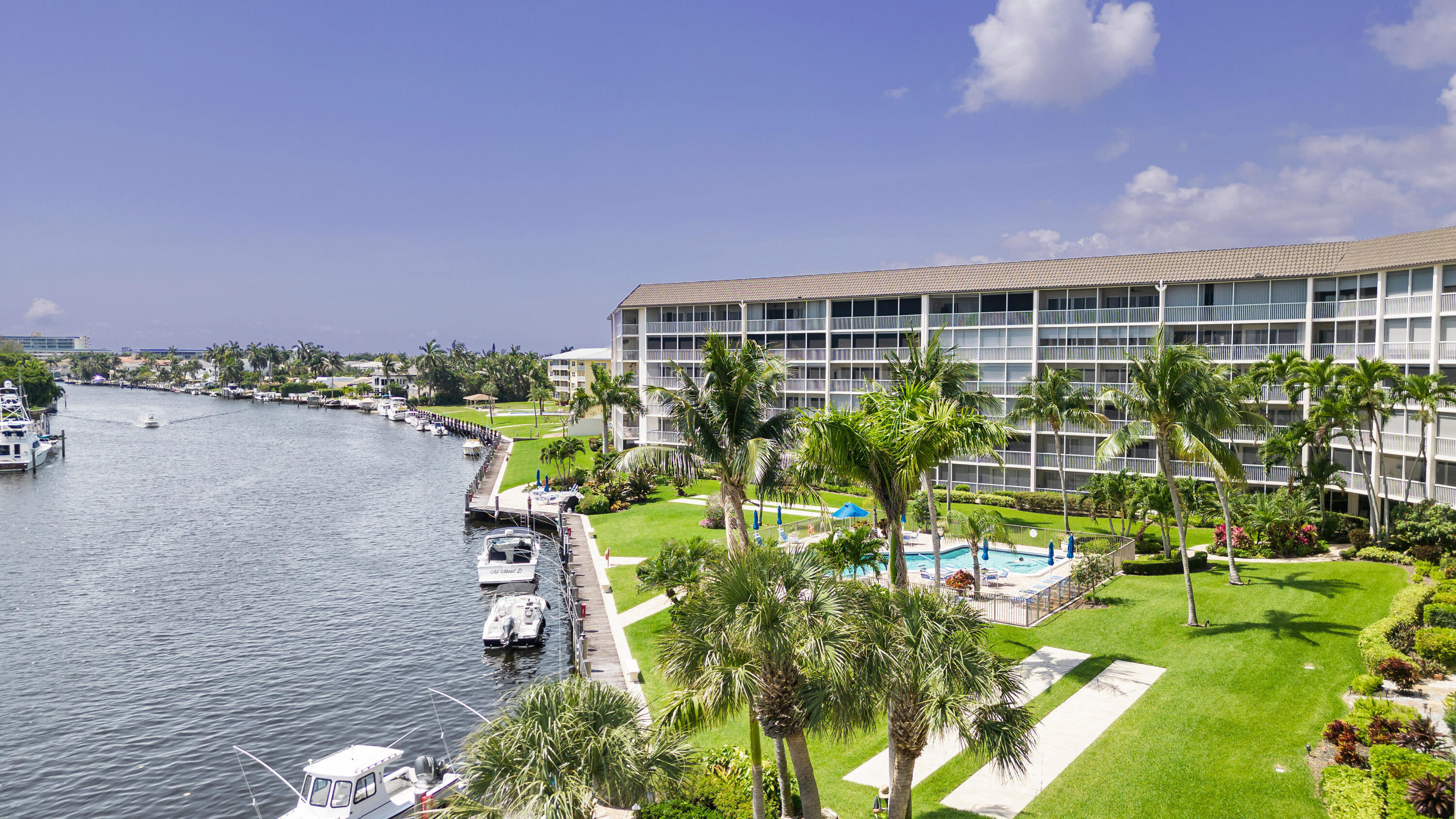 400 N Federal Highway 208