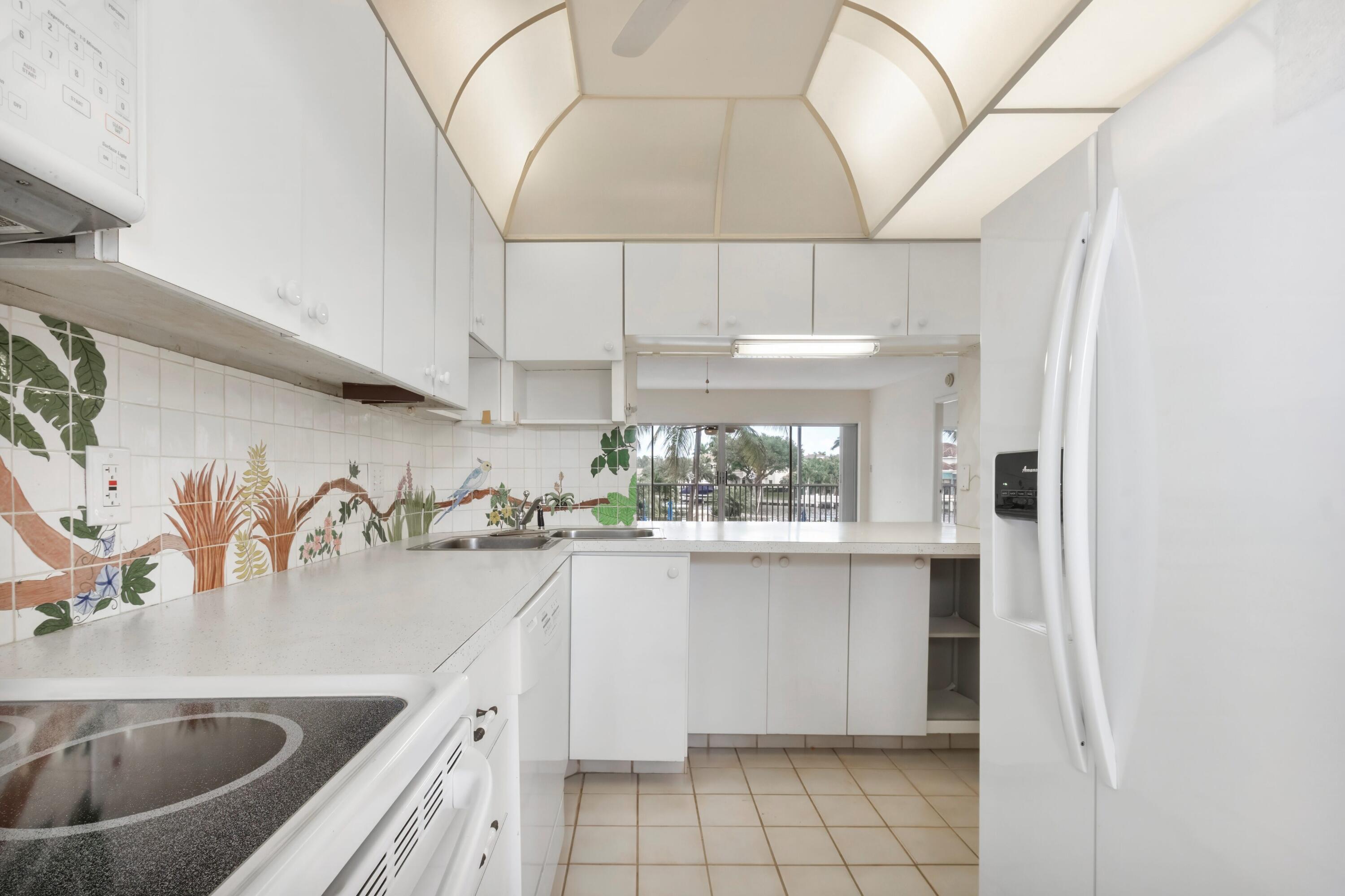 400 N Federal Highway 208