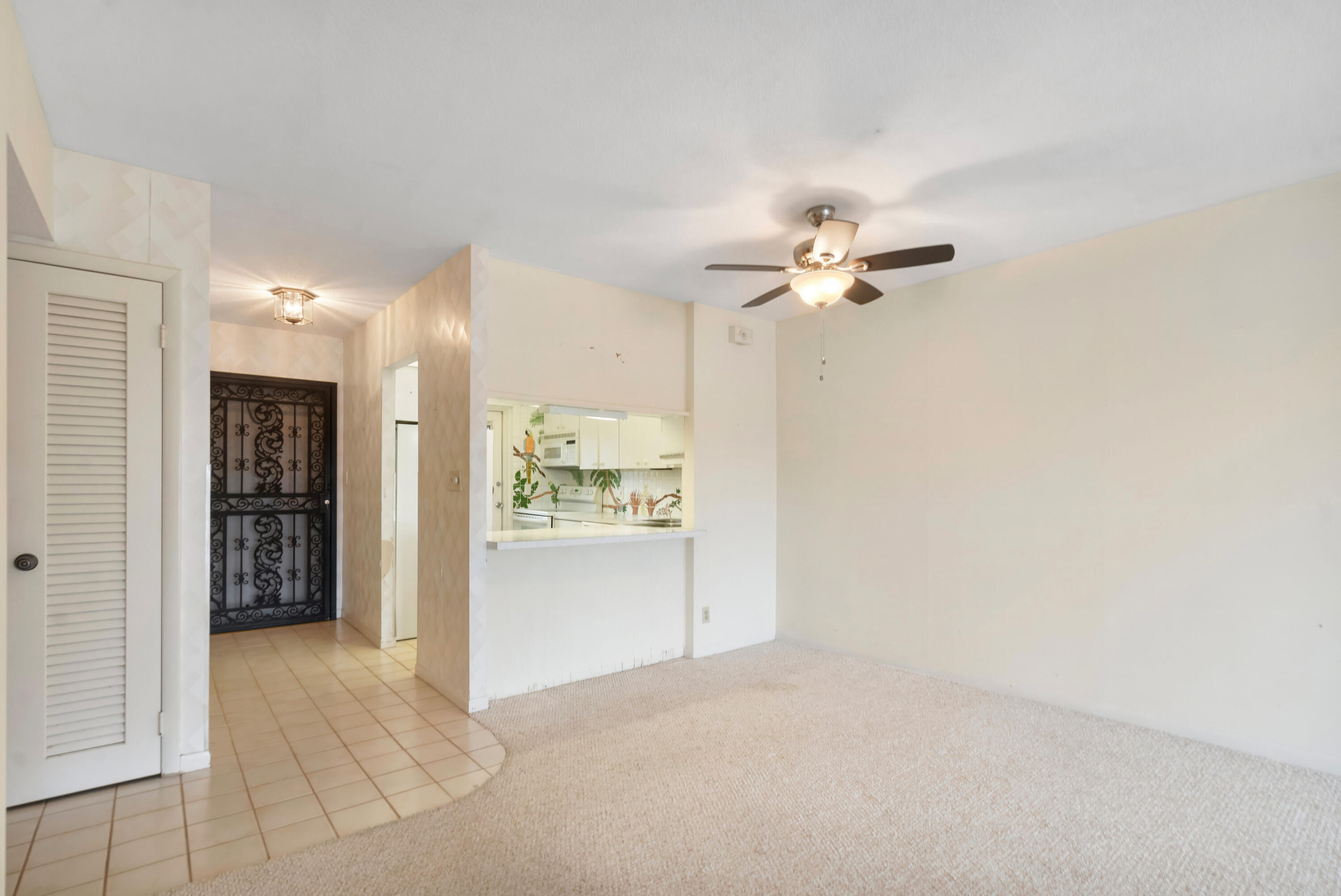 400 N Federal Highway 208