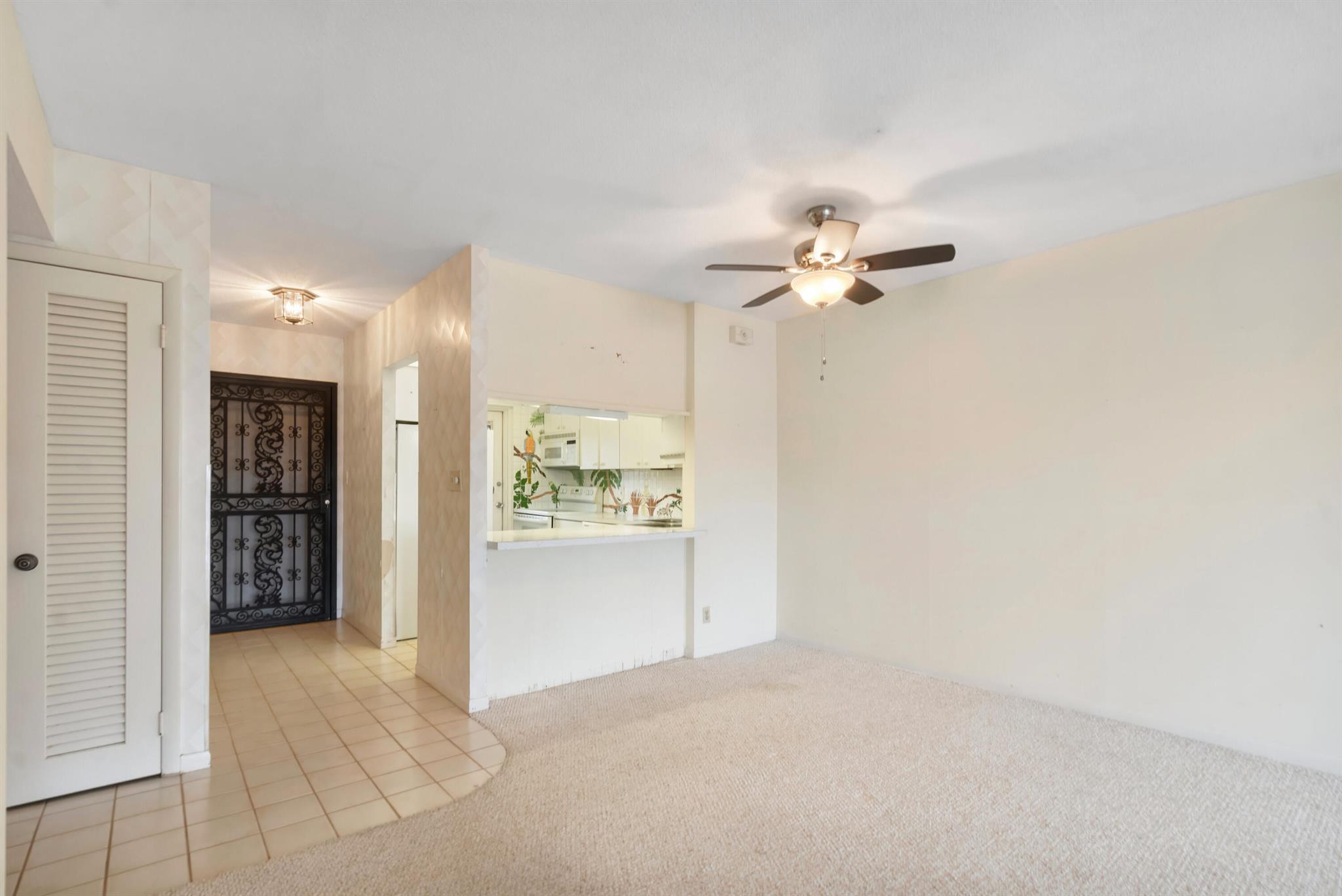 400 N Federal Highway 208