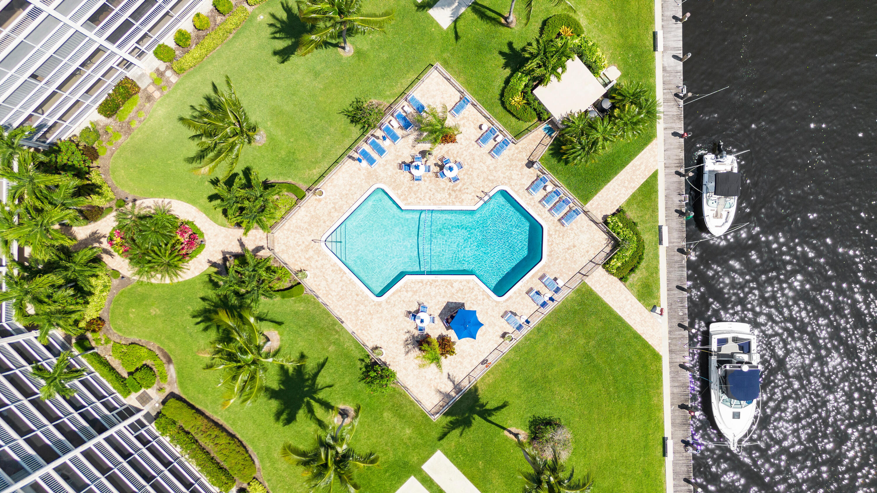 400 N Federal Highway 208