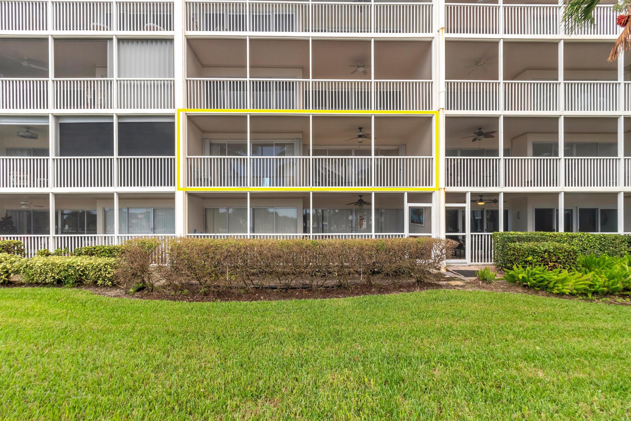 400 N Federal Highway 208