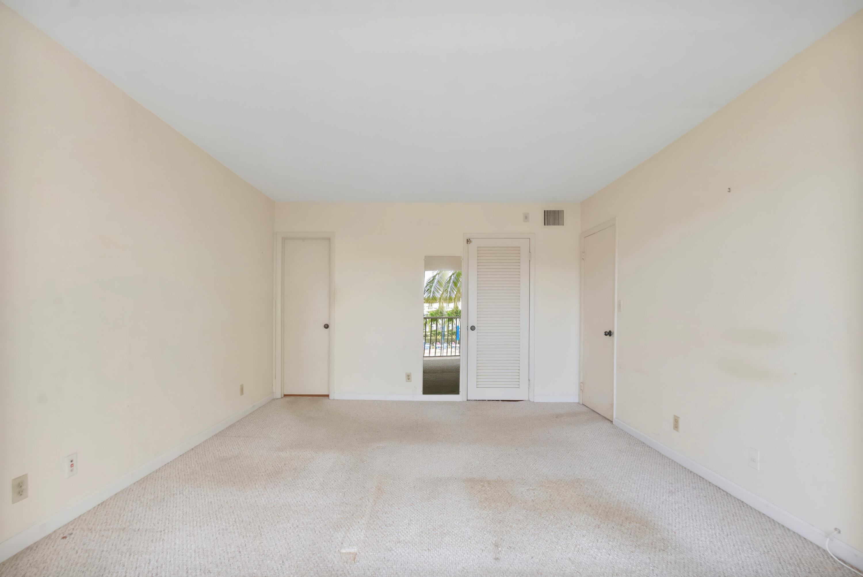 400 N Federal Highway 208