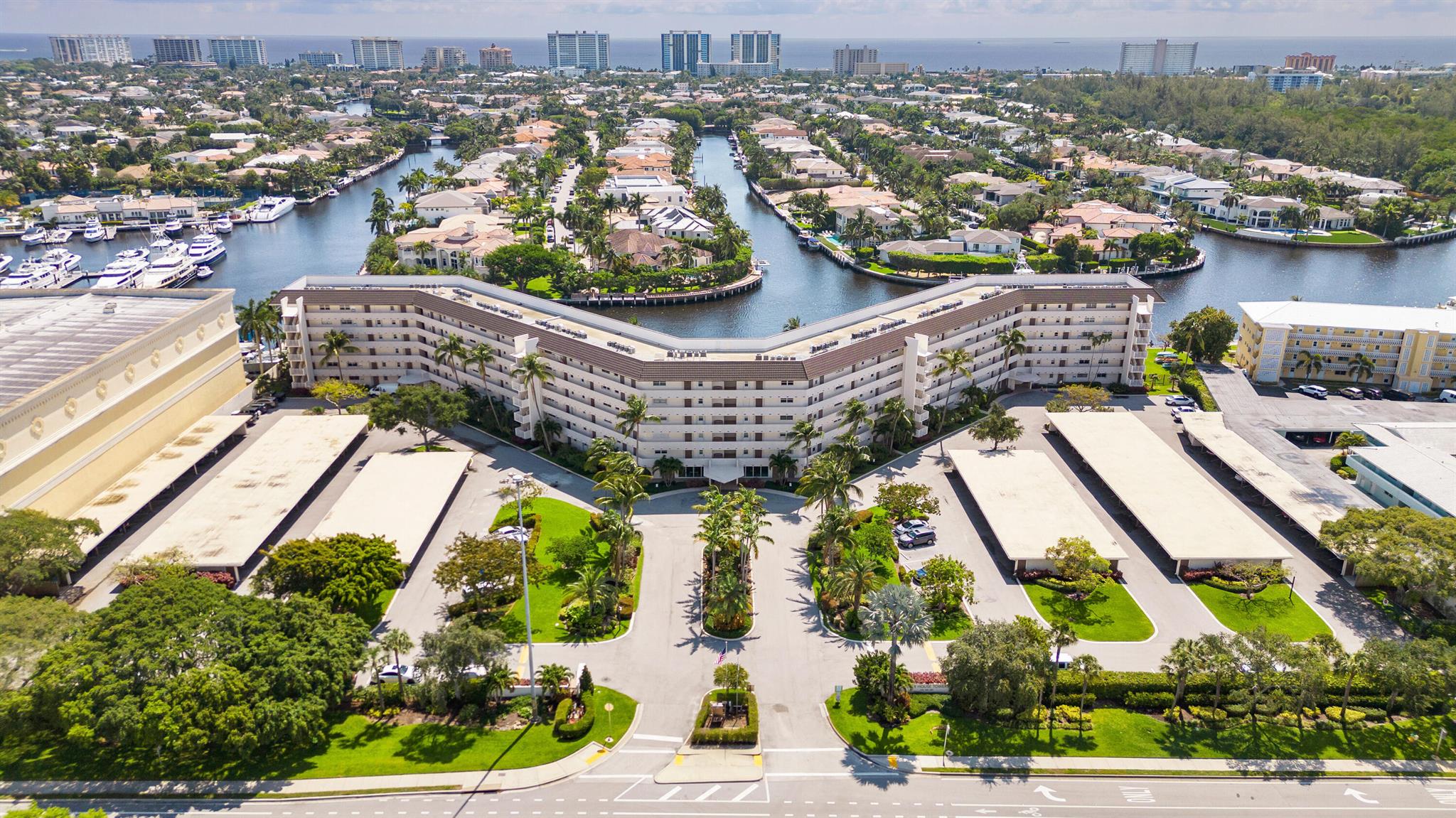 400 N Federal Highway 208