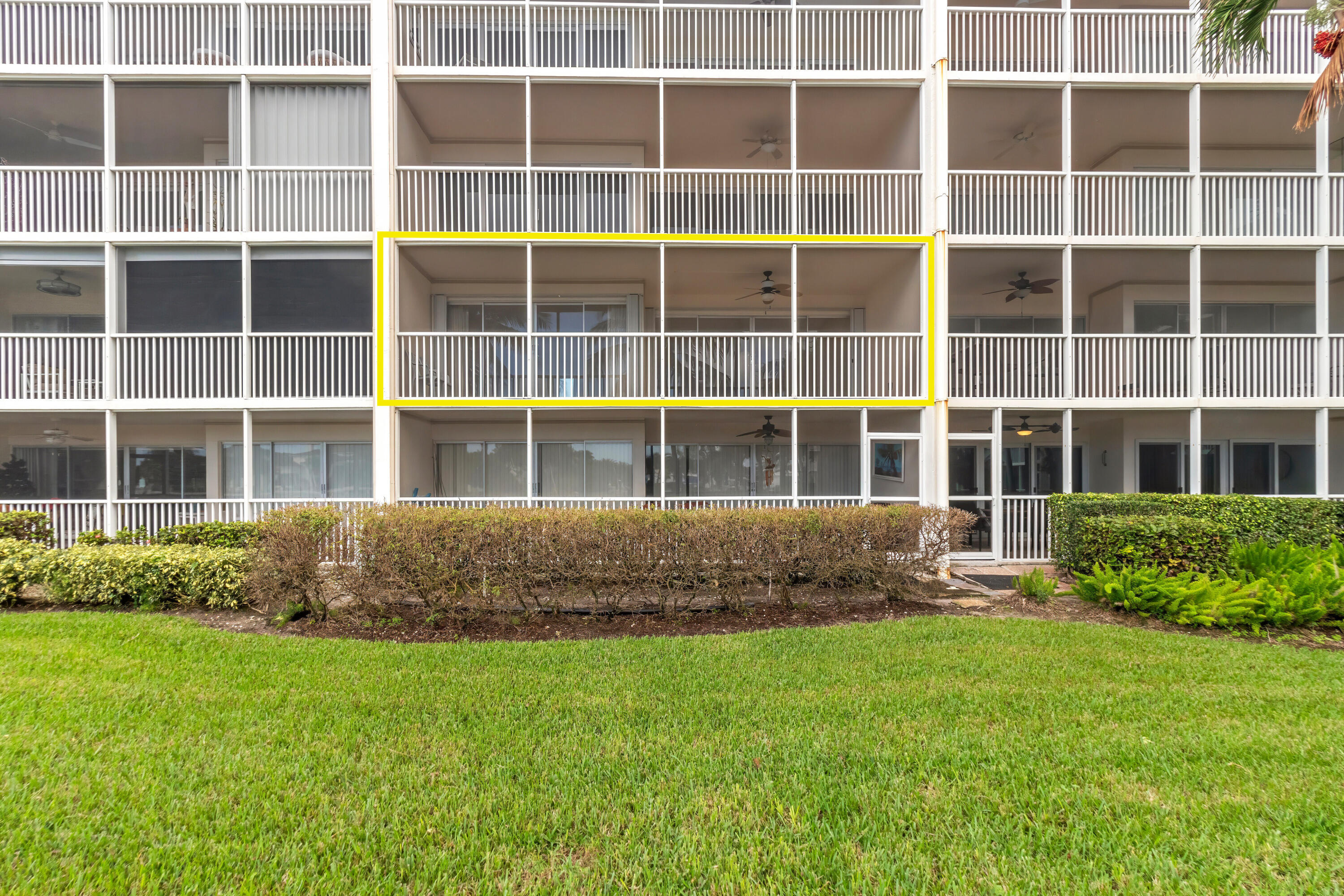 400 N Federal Highway 208