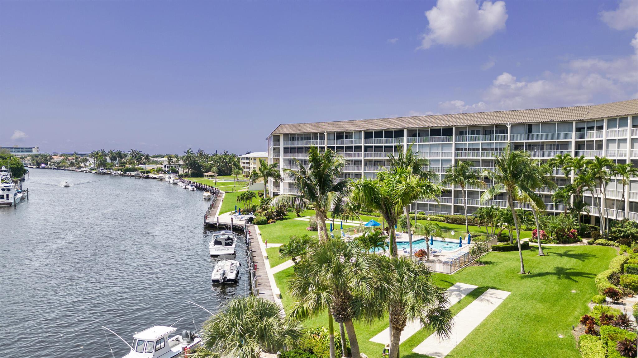 400 N Federal Highway 208