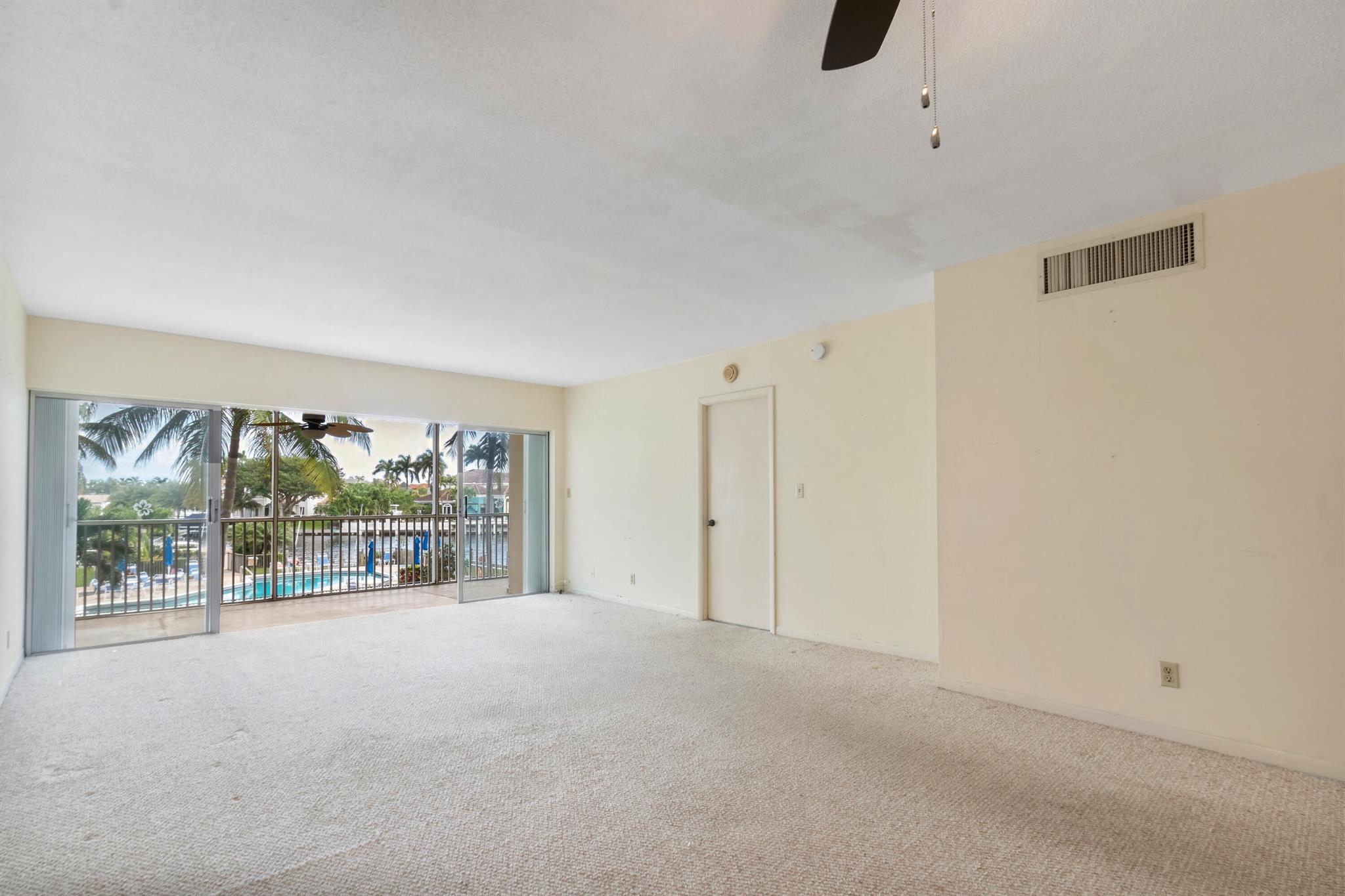 400 N Federal Highway 208